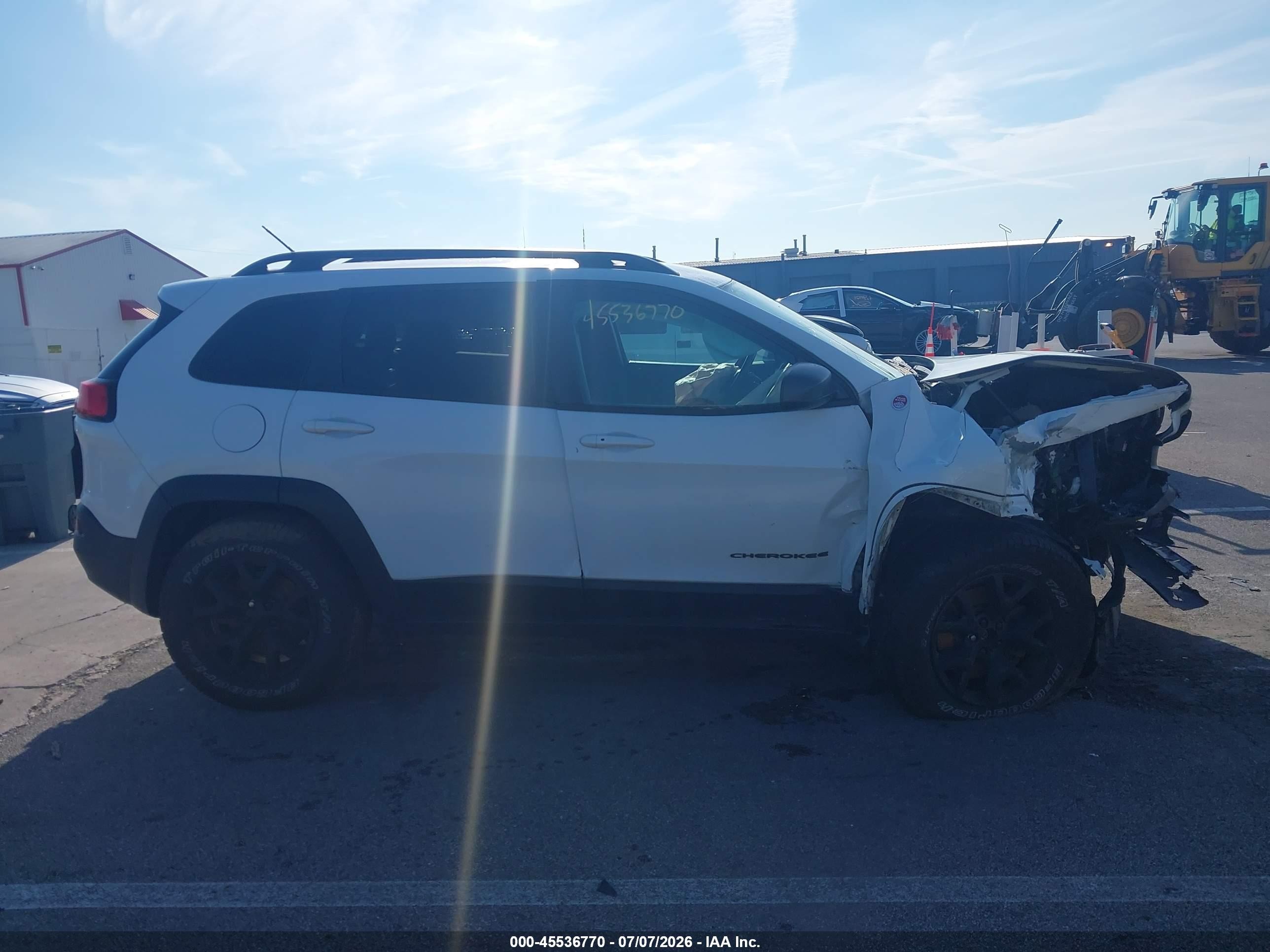 2015 Jeep Cherokee Trailhawk Белый vin: 1C4PJMBSXFW623648