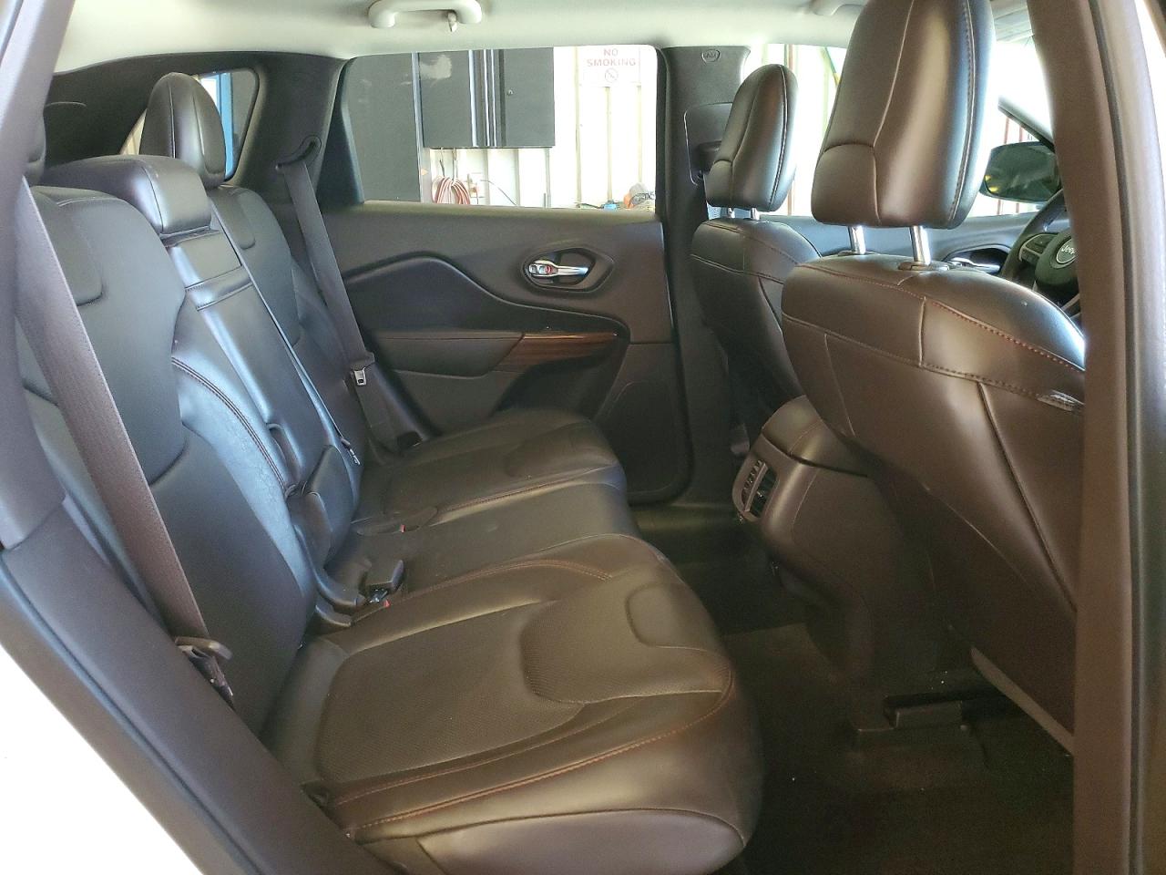 2015 Jeep Cherokee Trailhawk Белый vin: 1C4PJMBSXFW626873