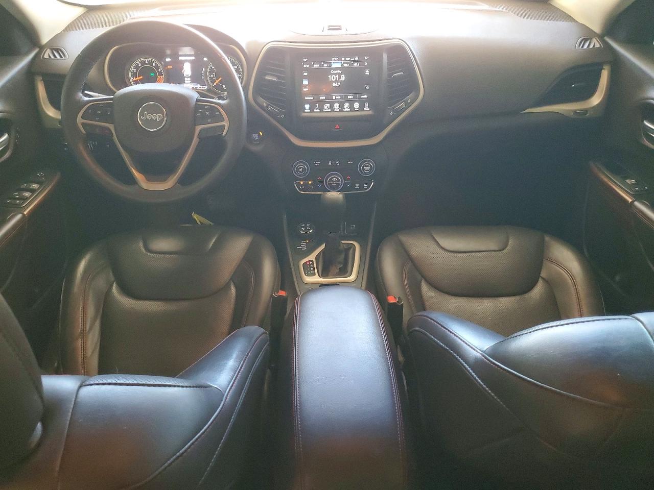 2015 Jeep Cherokee Trailhawk Белый vin: 1C4PJMBSXFW626873