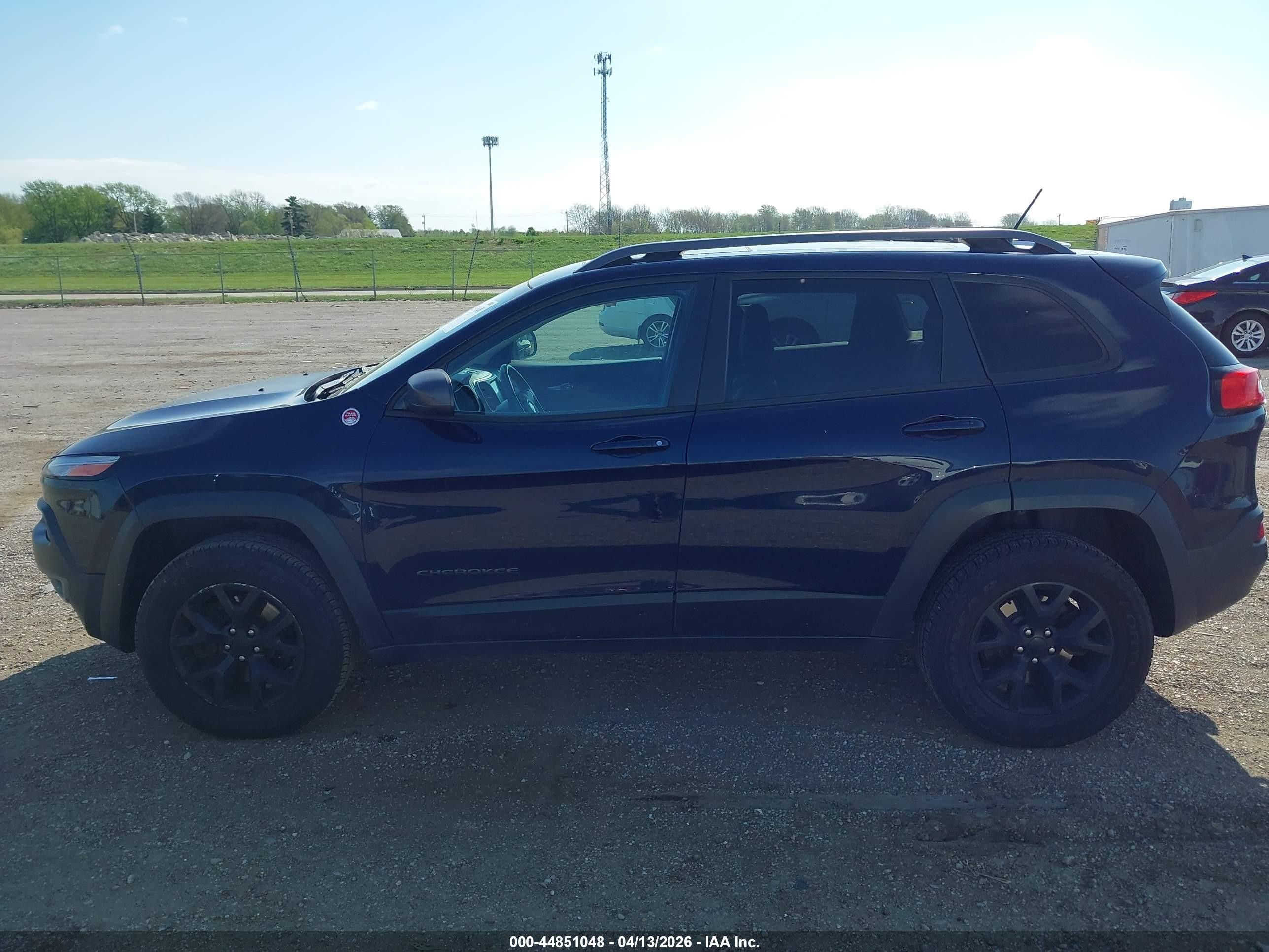 2015 Jeep Cherokee Trailhawk Dark Blue vin: 1C4PJMBSXFW630244