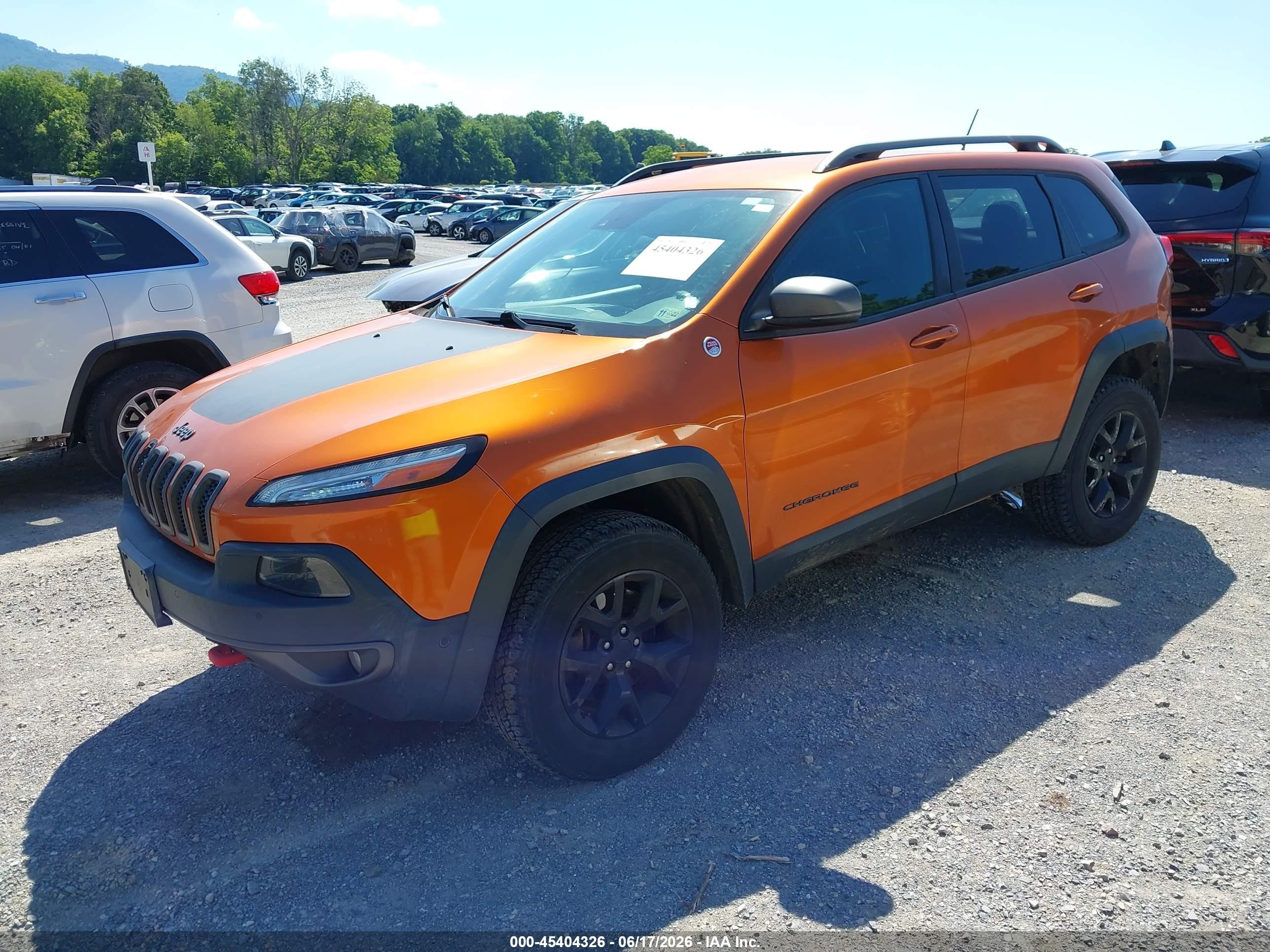 2015 Jeep Cherokee Trailhawk Orange vin: 1C4PJMBSXFW644063