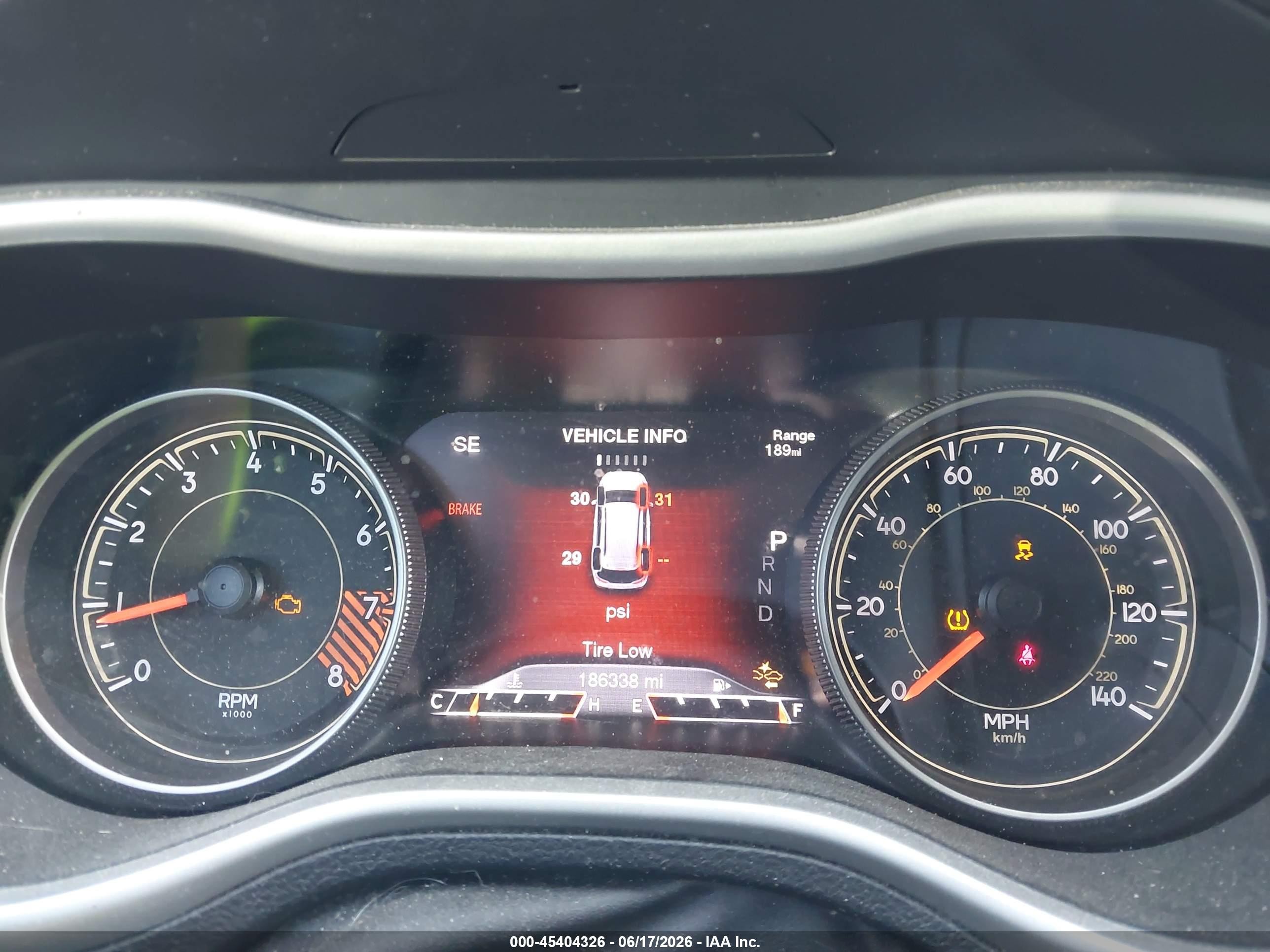 2015 Jeep Cherokee Trailhawk Orange vin: 1C4PJMBSXFW644063