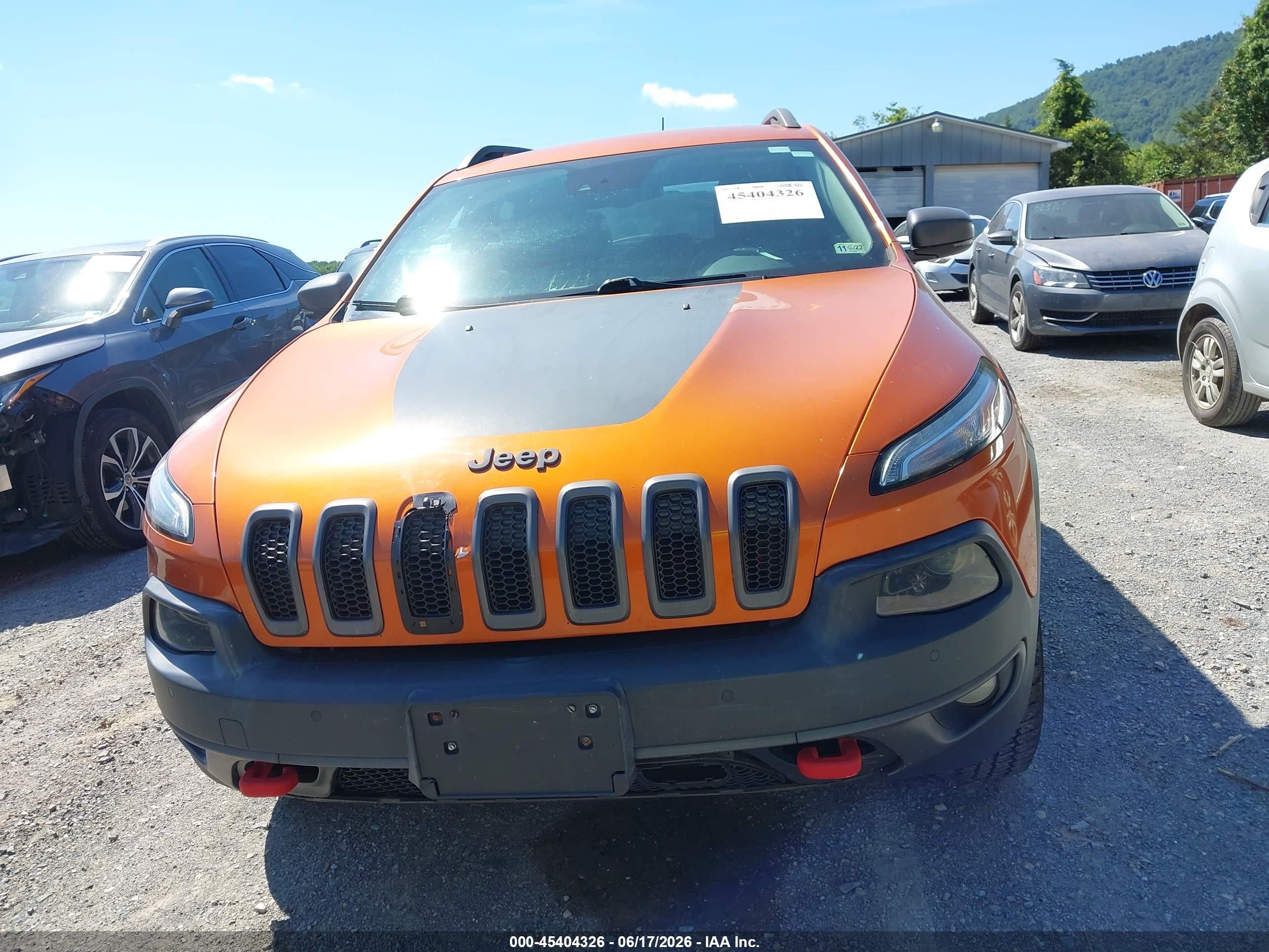 2015 Jeep Cherokee Trailhawk Orange vin: 1C4PJMBSXFW644063