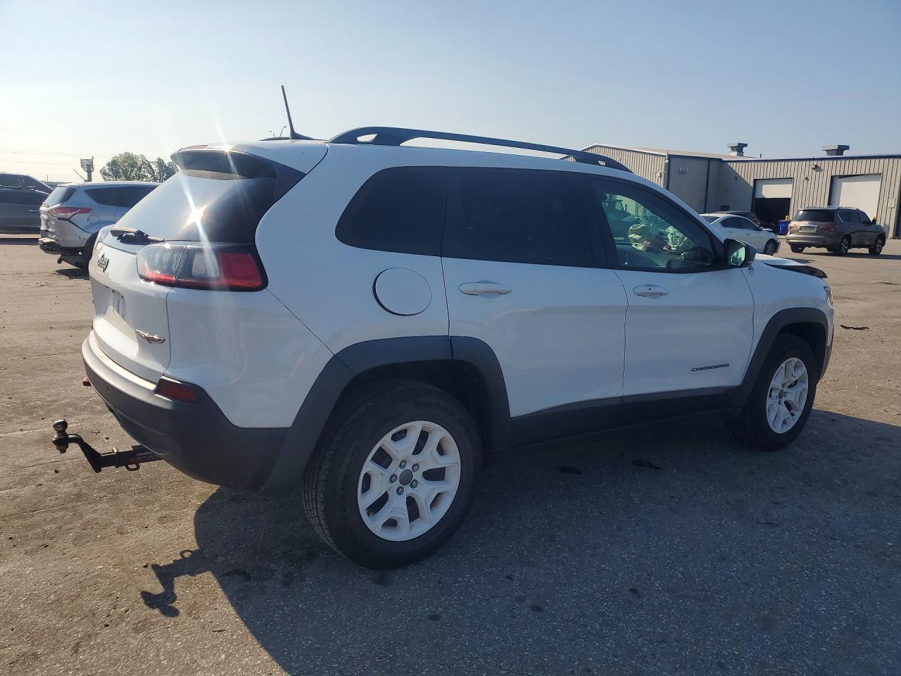 2019 Jeep Cherokee Trailhawk White vin: 1C4PJMBX0KD347112
