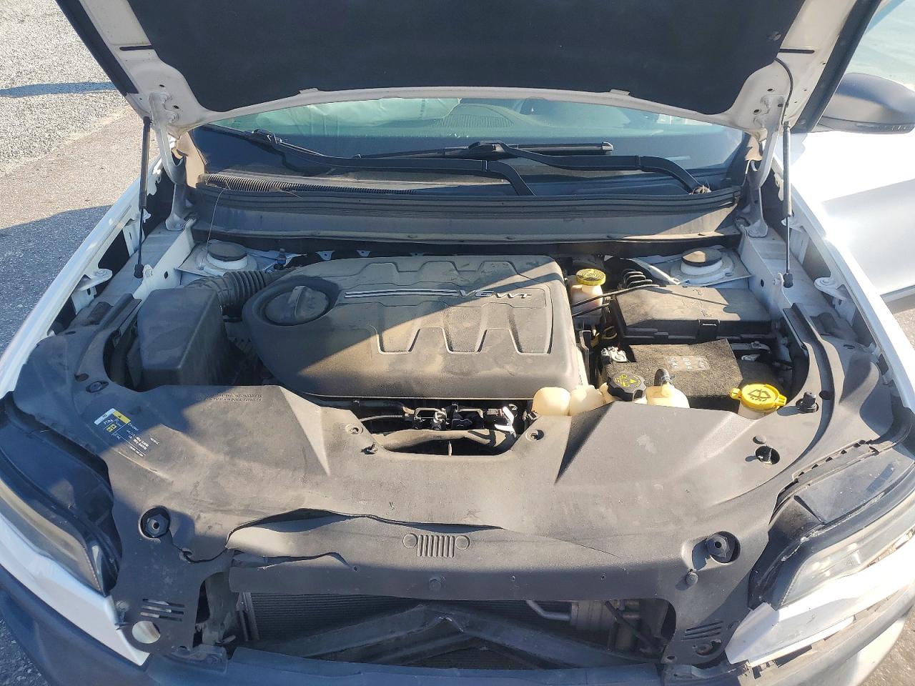 2019 Jeep Cherokee Trailhawk White vin: 1C4PJMBX0KD347112