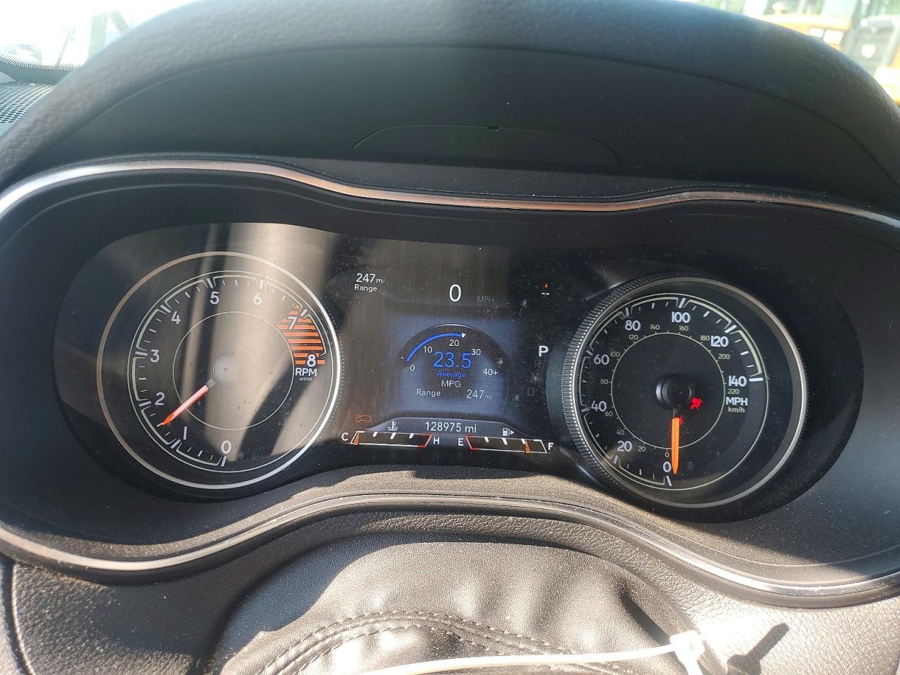 2019 Jeep Cherokee Trailhawk White vin: 1C4PJMBX0KD347112