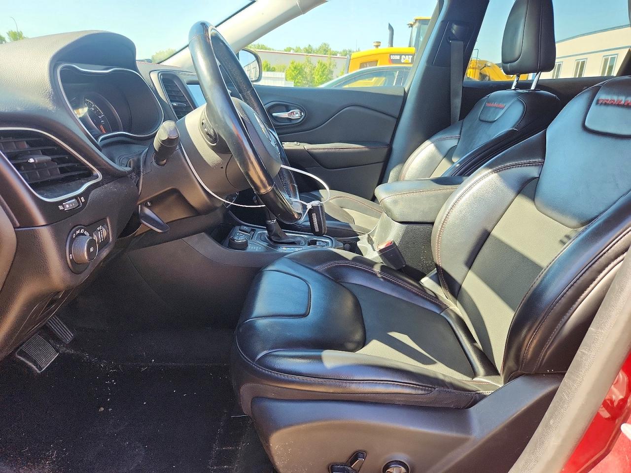 2020 Jeep Cherokee Trailhawk Burgundy vin: 1C4PJMBX0LD627128