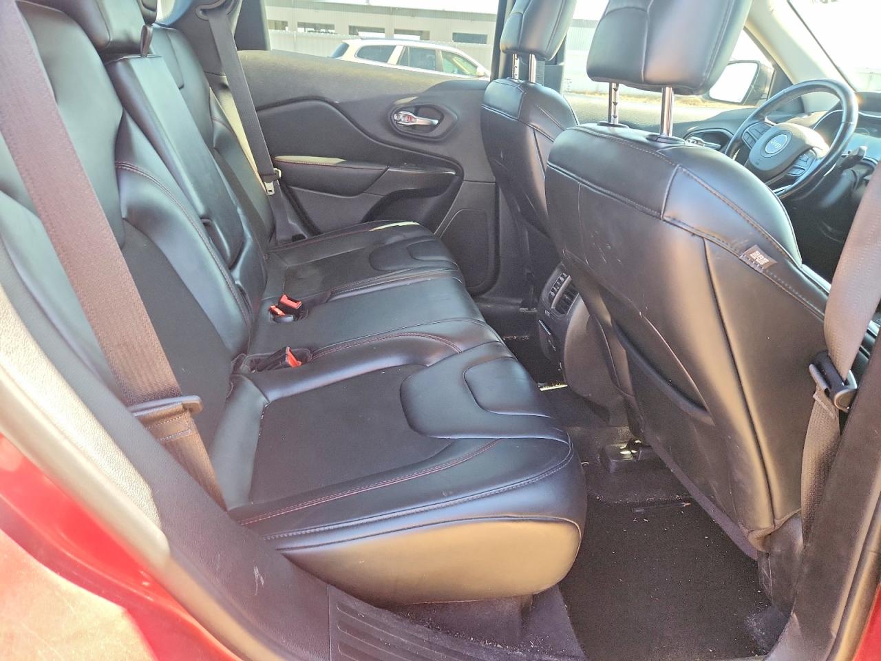 2020 Jeep Cherokee Trailhawk Burgundy vin: 1C4PJMBX0LD627128