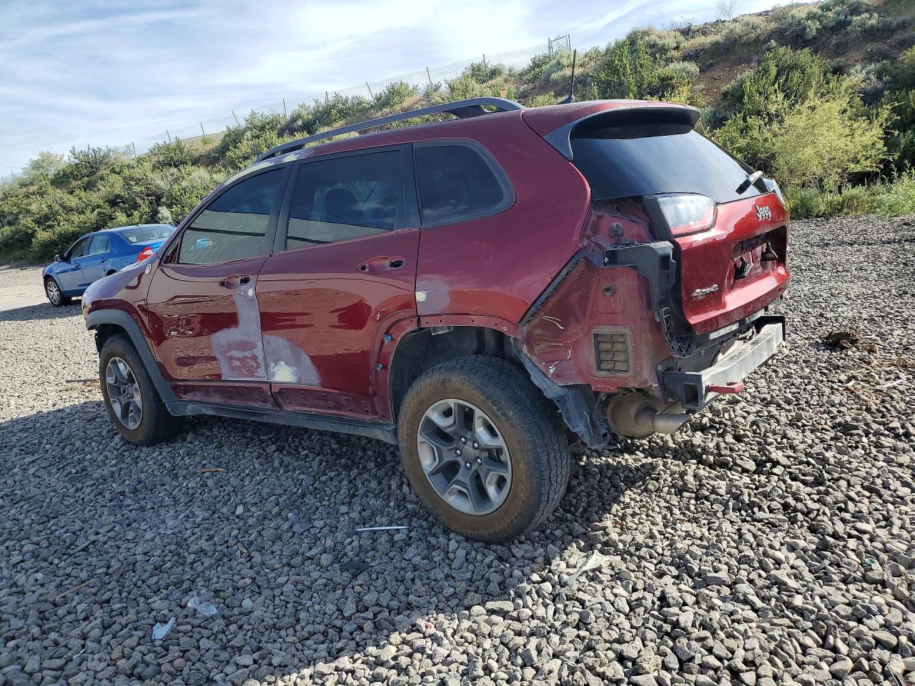 2019 Jeep Cherokee Trailhawk Burgundy vin: 1C4PJMBX1KD440740
