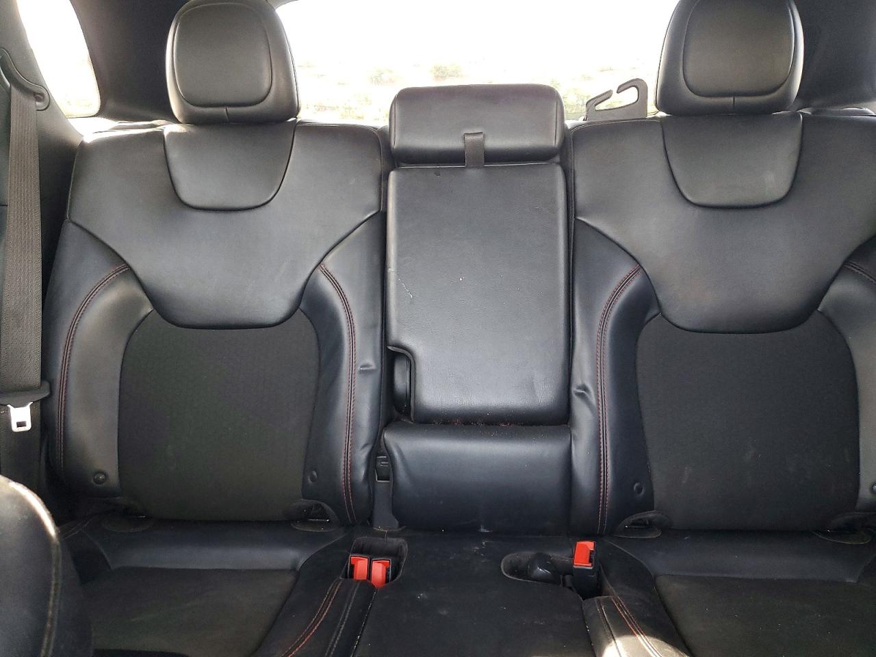 2019 Jeep Cherokee Trailhawk Burgundy vin: 1C4PJMBX1KD440740