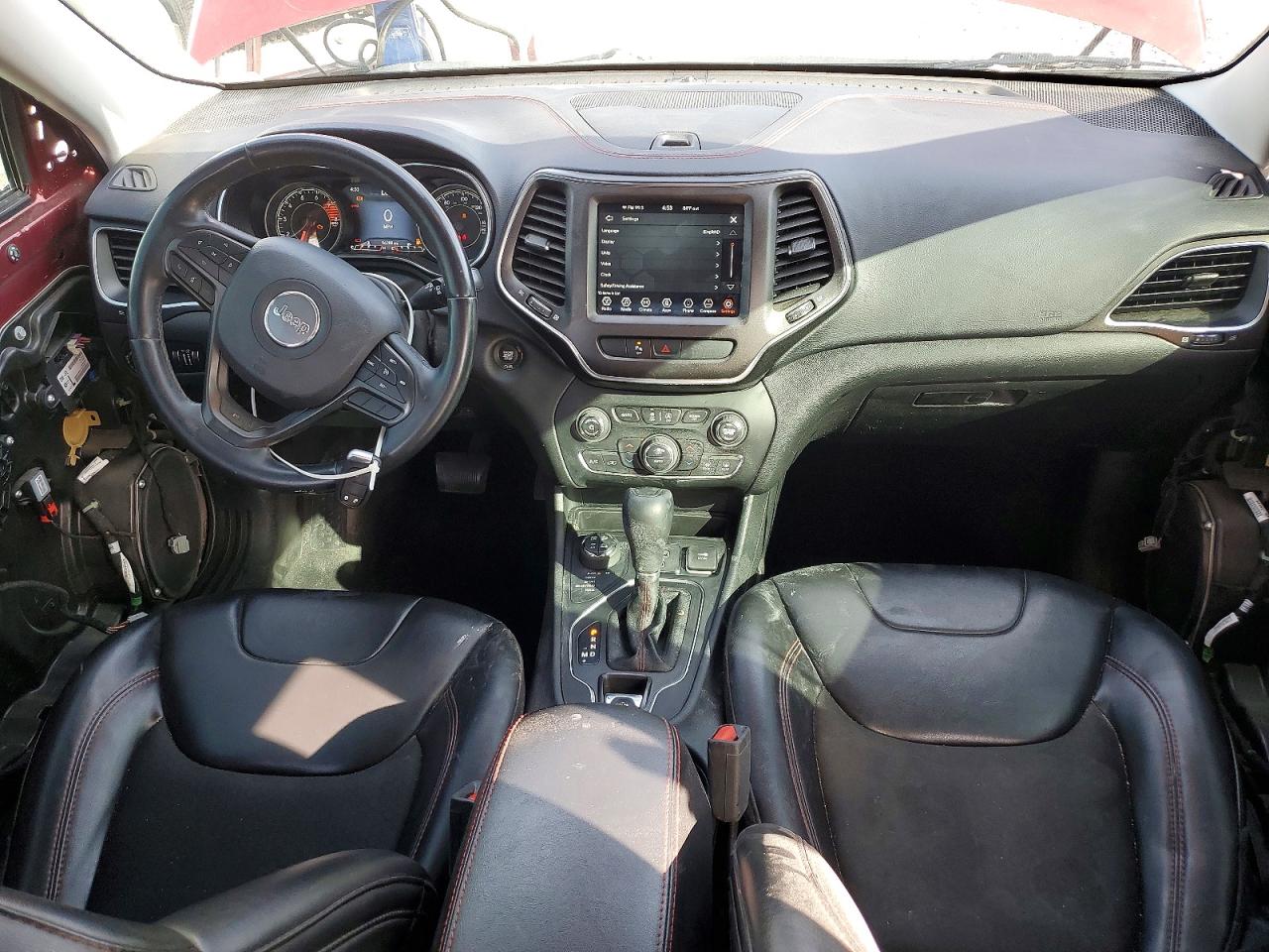 2019 Jeep Cherokee Trailhawk Burgundy vin: 1C4PJMBX1KD440740