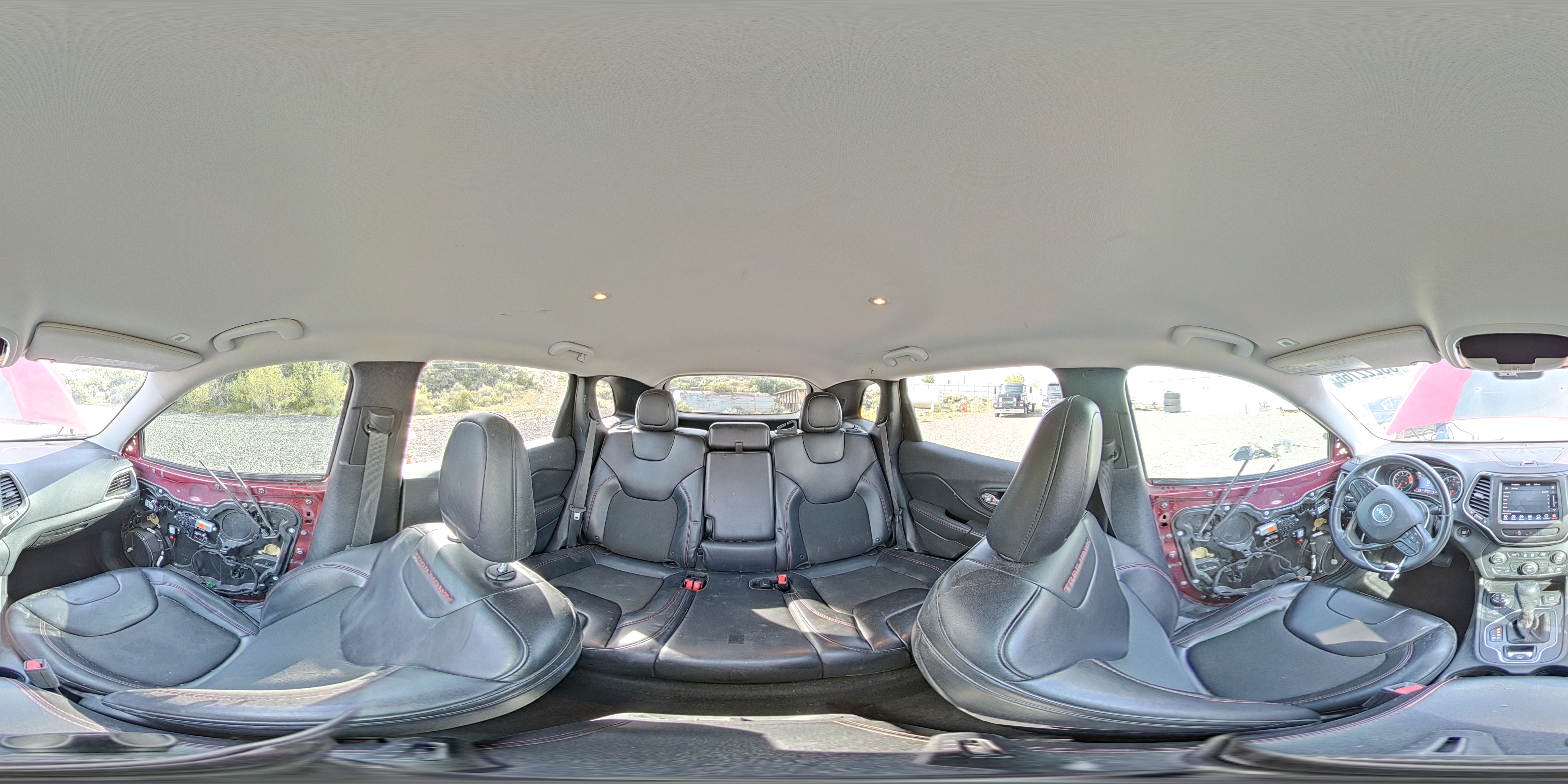 2019 Jeep Cherokee Trailhawk Burgundy vin: 1C4PJMBX1KD440740