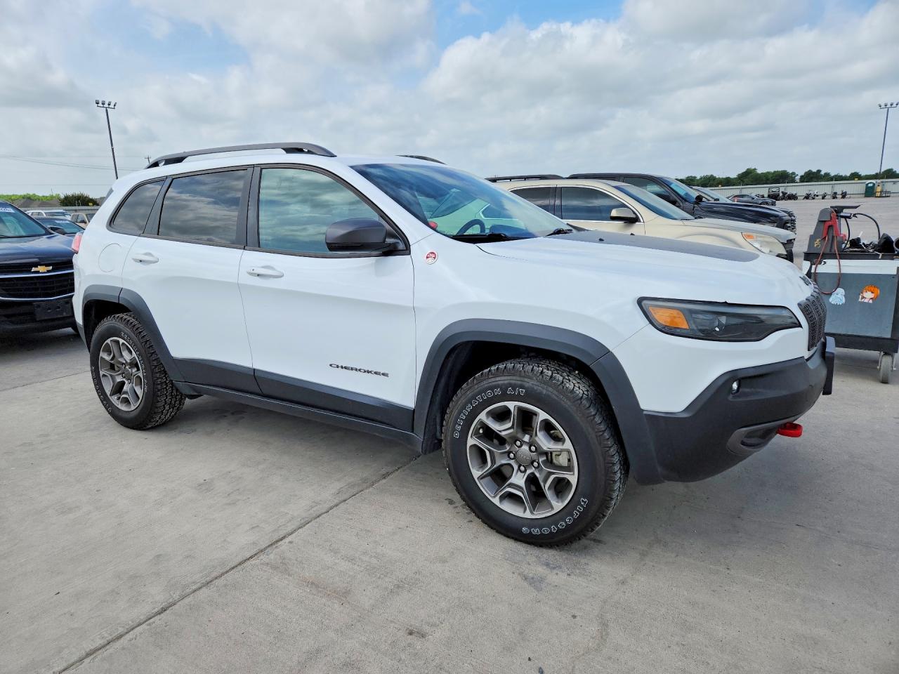 2021 Jeep Cherokee Trailhawk White vin: 1C4PJMBX1MD172002