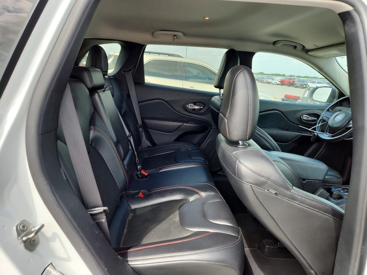 2021 Jeep Cherokee Trailhawk White vin: 1C4PJMBX1MD172002