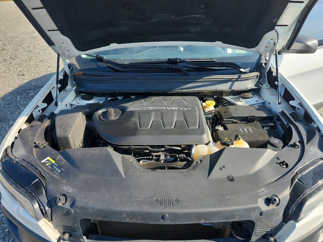 2019 Jeep Cherokee Trailhawk White vin: 1C4PJMBX2KD345880