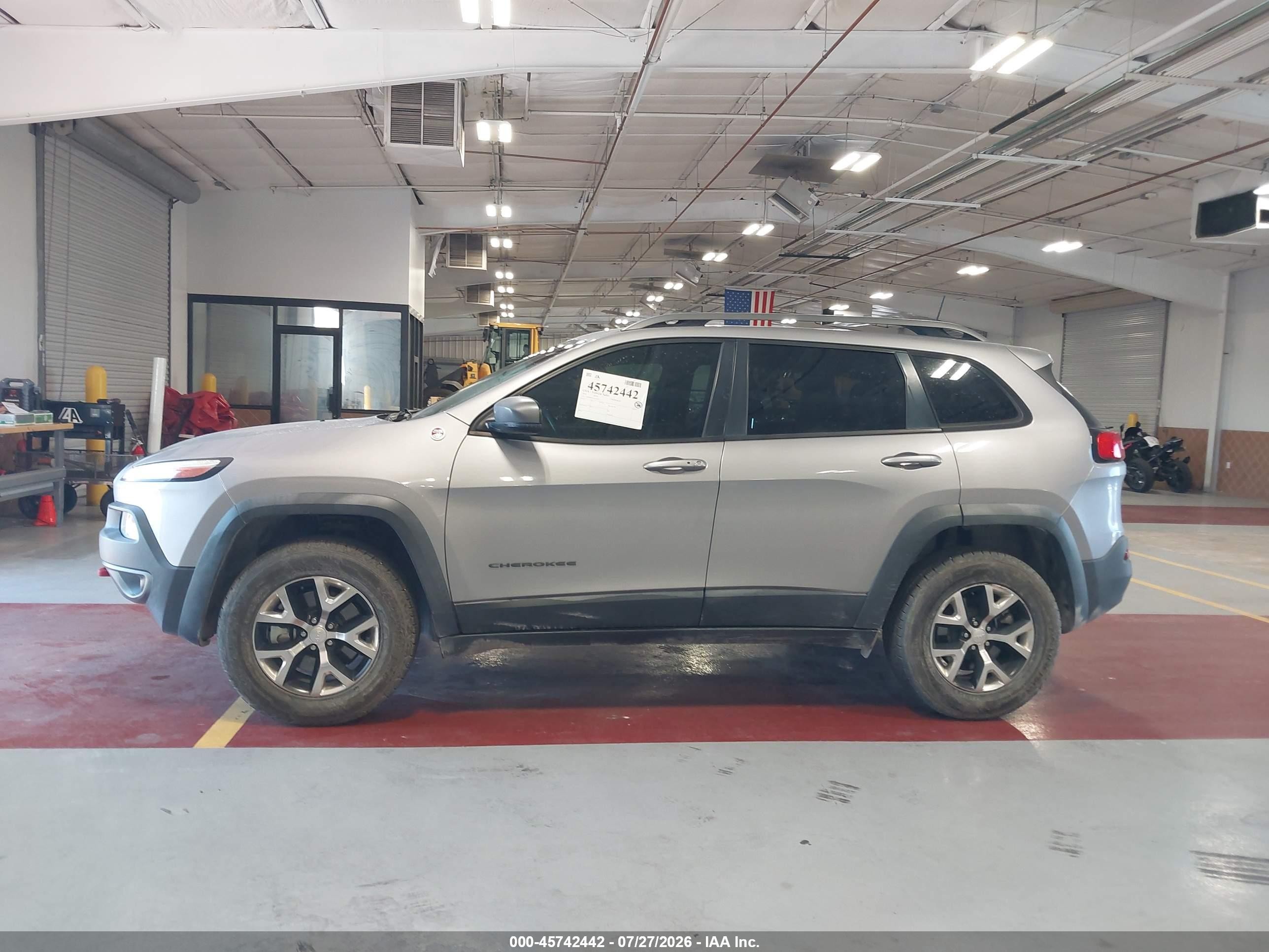 2018 Jeep Cherokee Trailhawk 4x4 Gray vin: 1C4PJMBX3JD559257