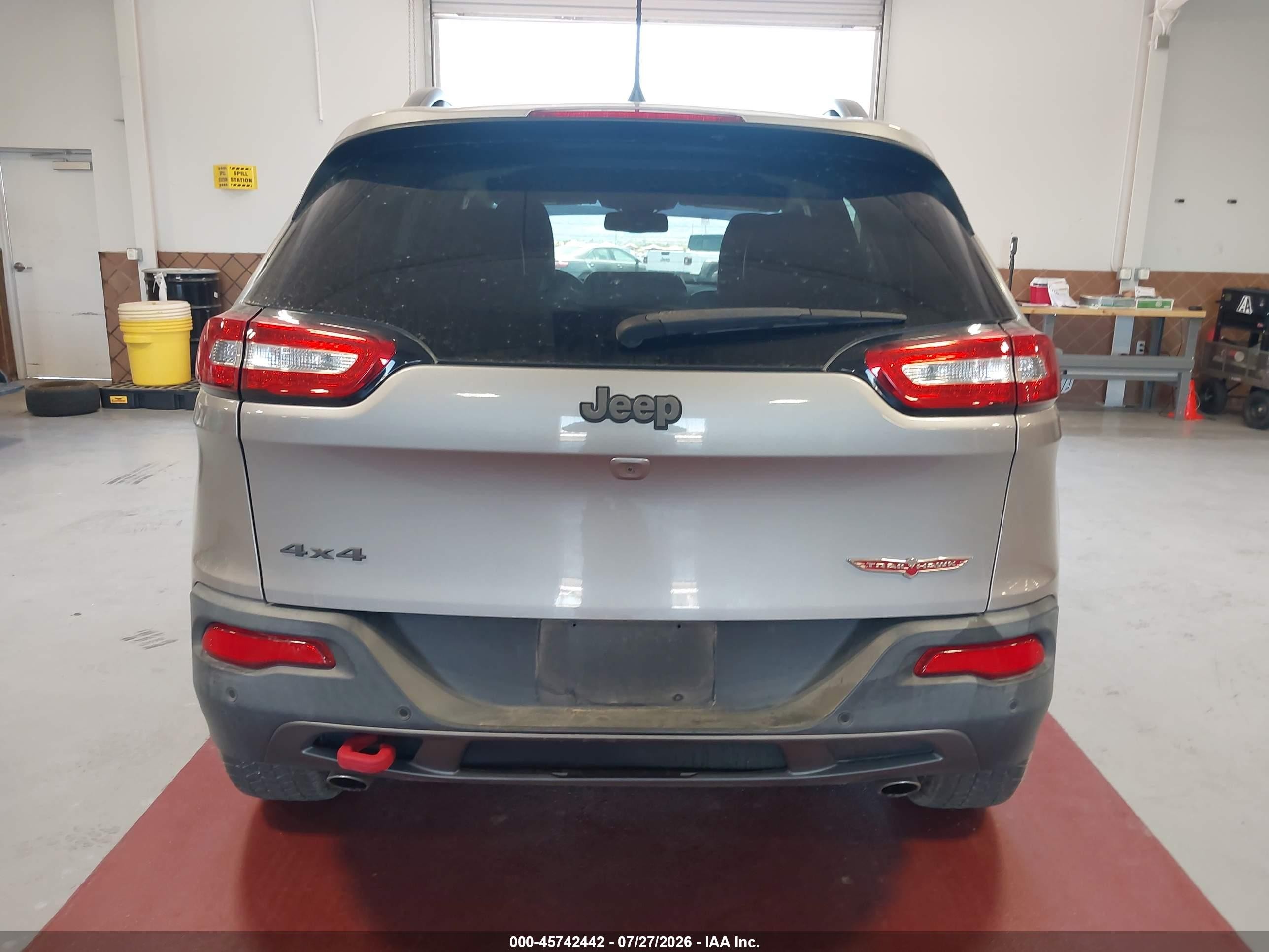 2018 Jeep Cherokee Trailhawk 4x4 Gray vin: 1C4PJMBX3JD559257