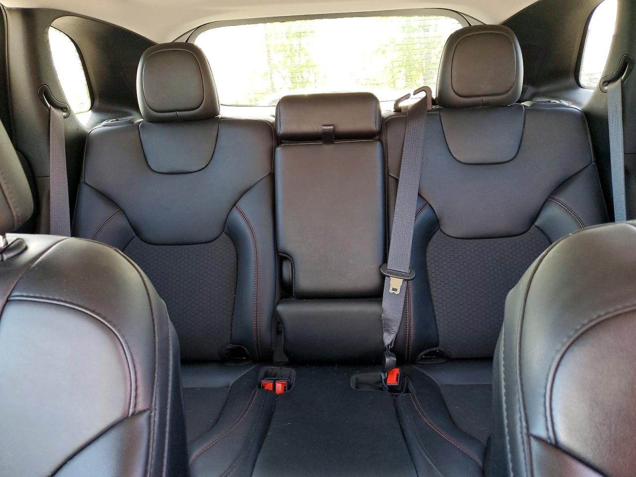 2022 Jeep Cherokee Trailhawk Maroon vin: 1C4PJMBX3ND518035