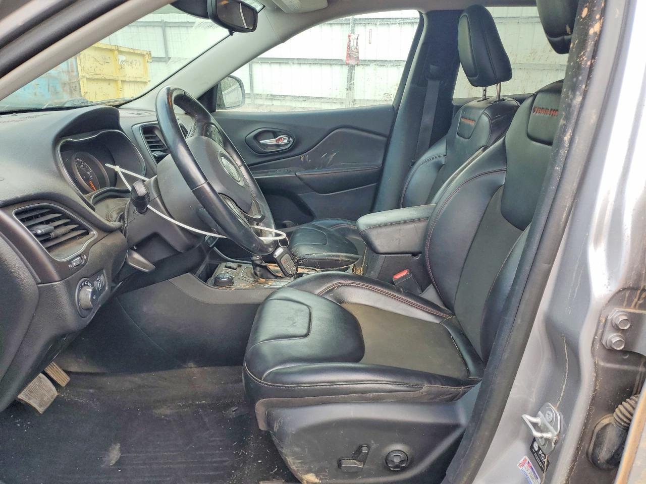 2021 Jeep Cherokee Trailhawk Gray vin: 1C4PJMBX4MD145151