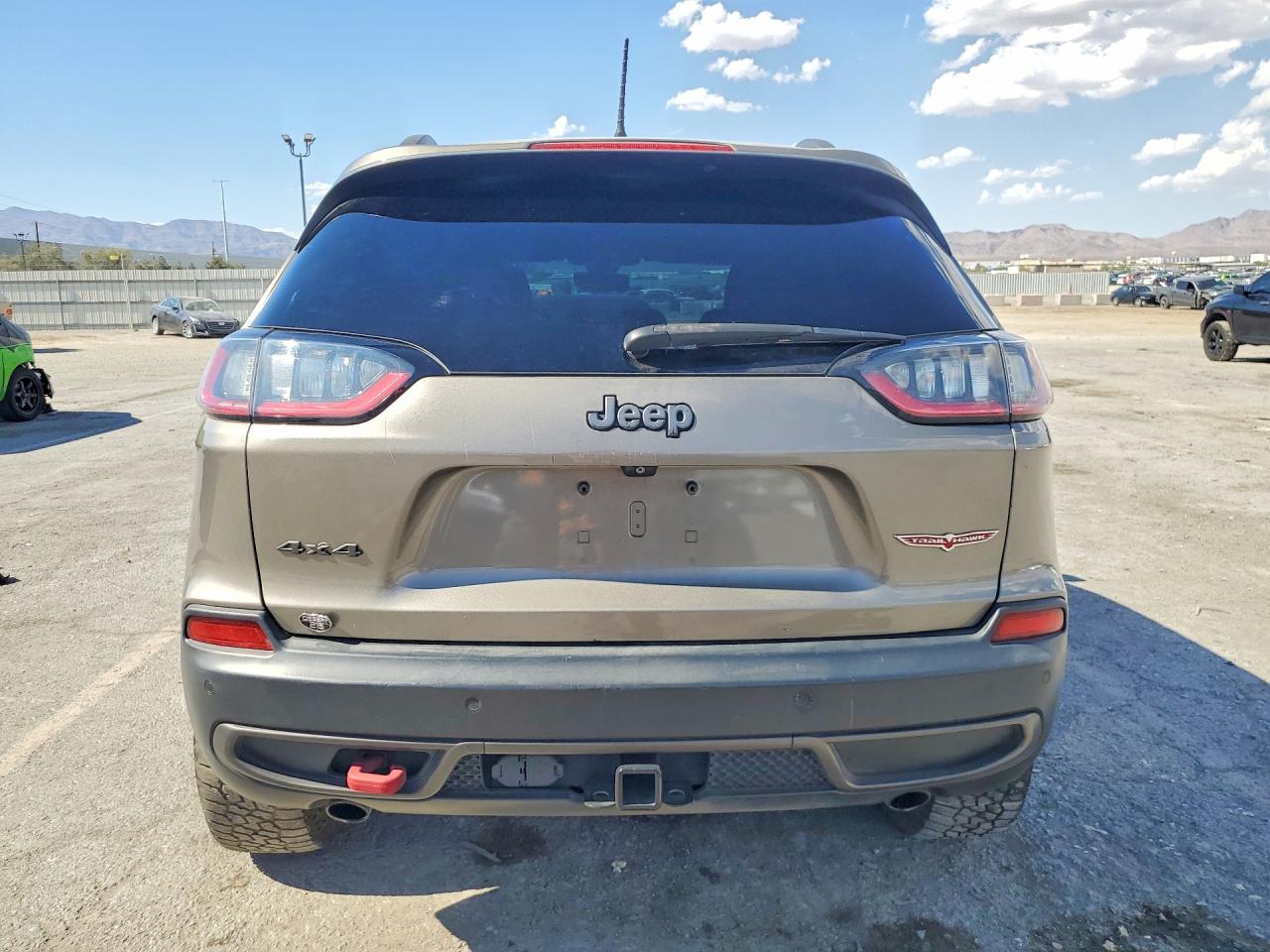2019 Jeep Cherokee Trailhawk Gray vin: 1C4PJMBX5KD103701