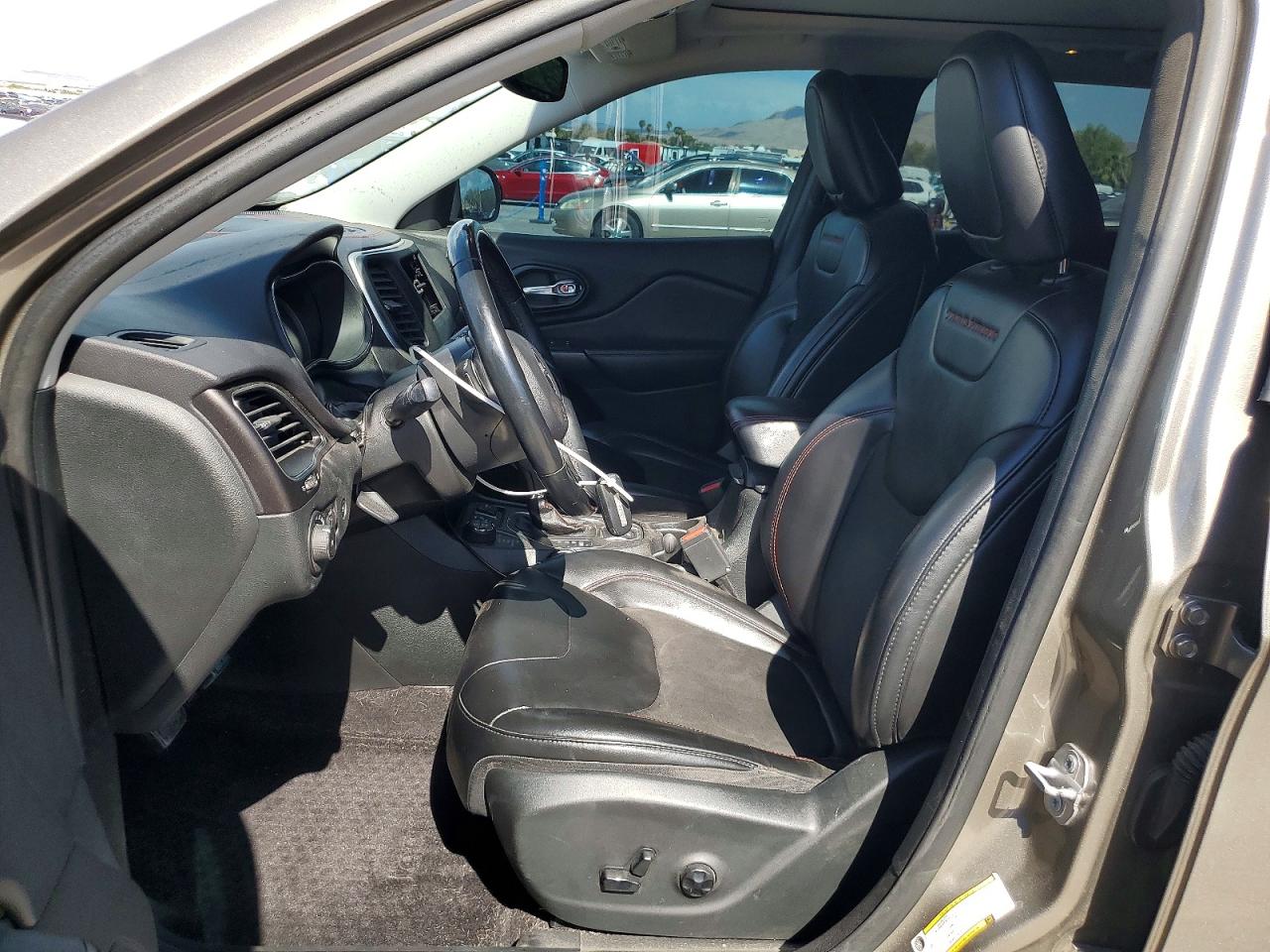 2019 Jeep Cherokee Trailhawk Gray vin: 1C4PJMBX5KD103701