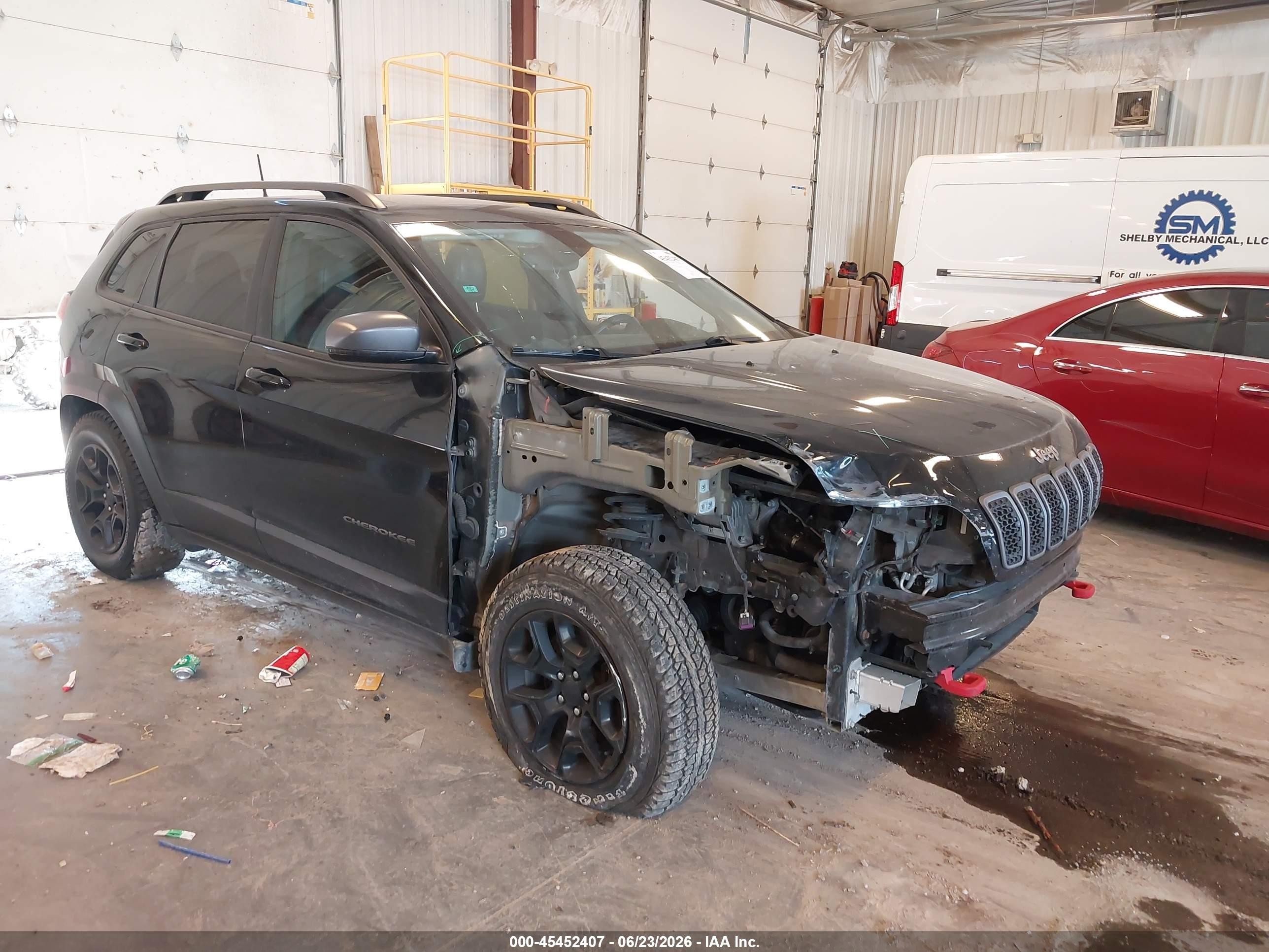 2019 Jeep Cherokee Trailhawk Elite 4x4 Черный vin: 1C4PJMBX6KD217562