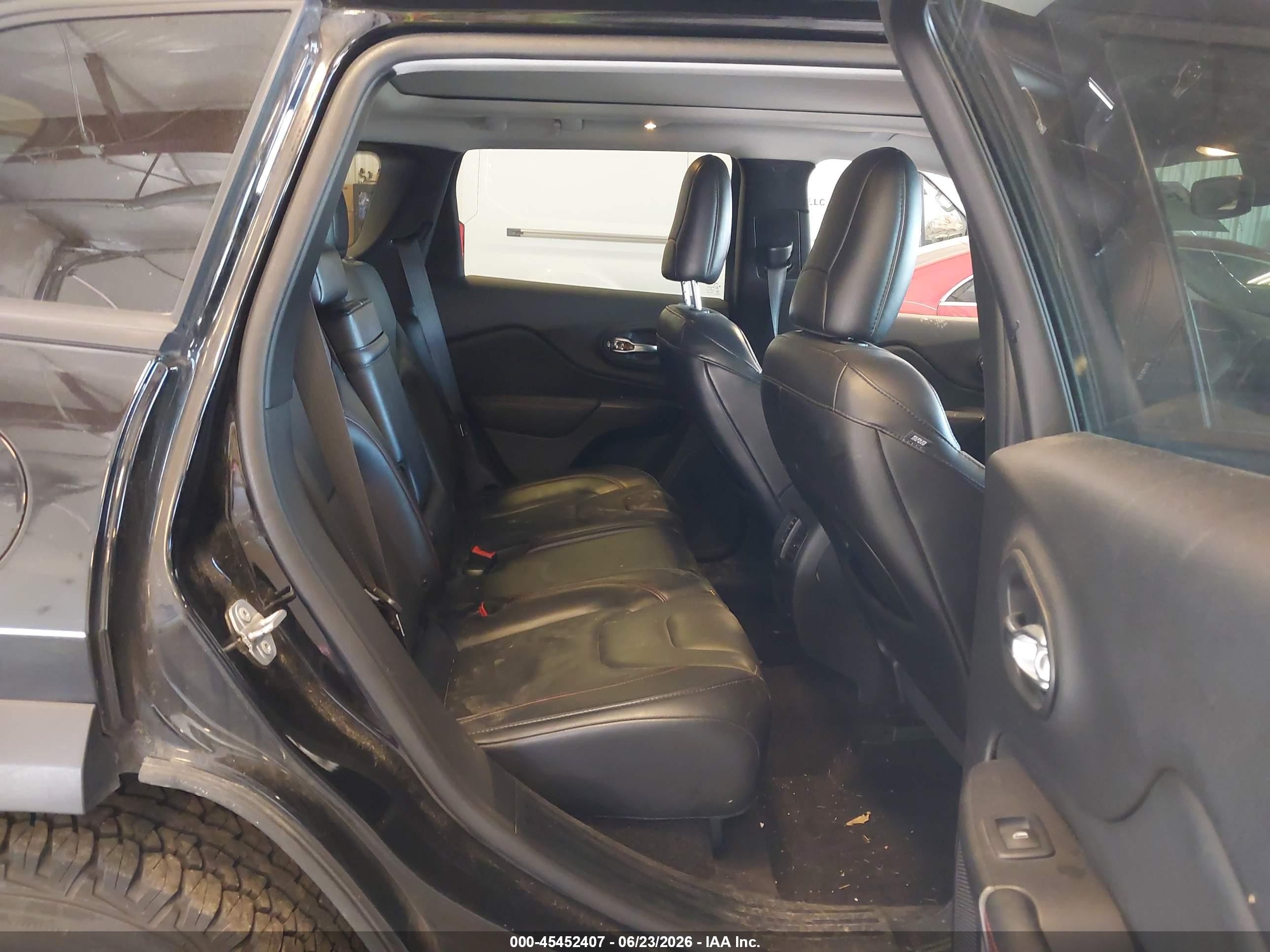 2019 Jeep Cherokee Trailhawk Elite 4x4 Черный vin: 1C4PJMBX6KD217562
