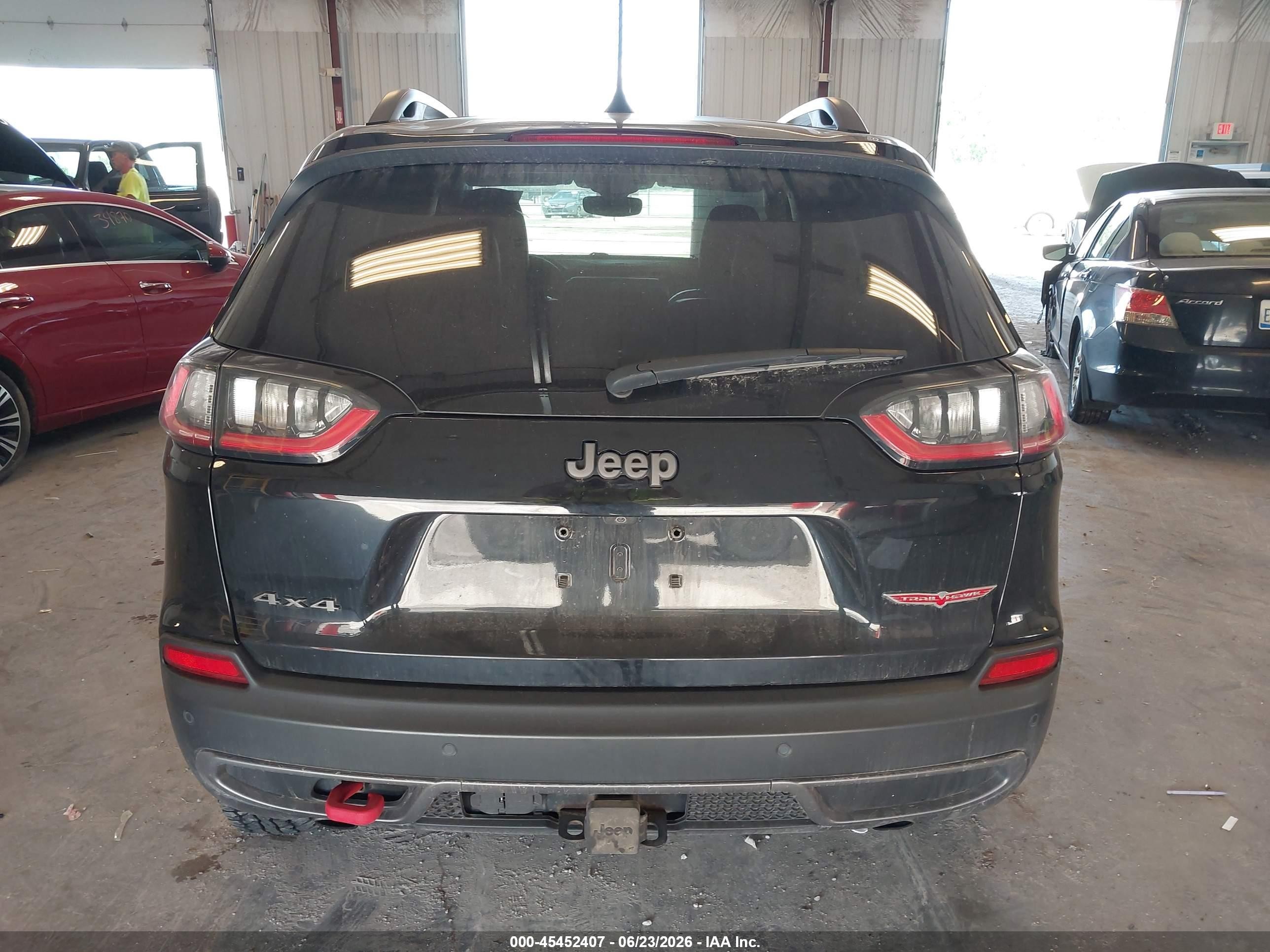 2019 Jeep Cherokee Trailhawk Elite 4x4 Черный vin: 1C4PJMBX6KD217562