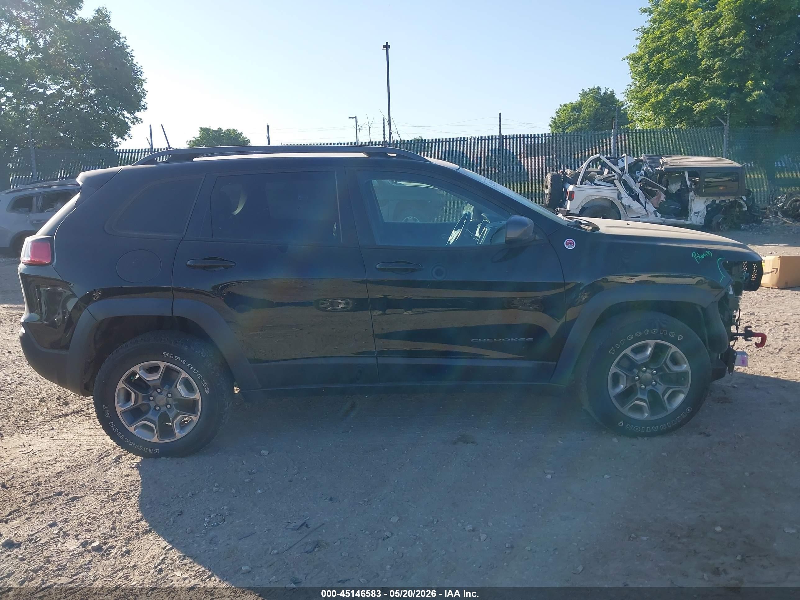 2019 Jeep Cherokee Trailhawk 4x4 Black vin: 1C4PJMBX6KD353206