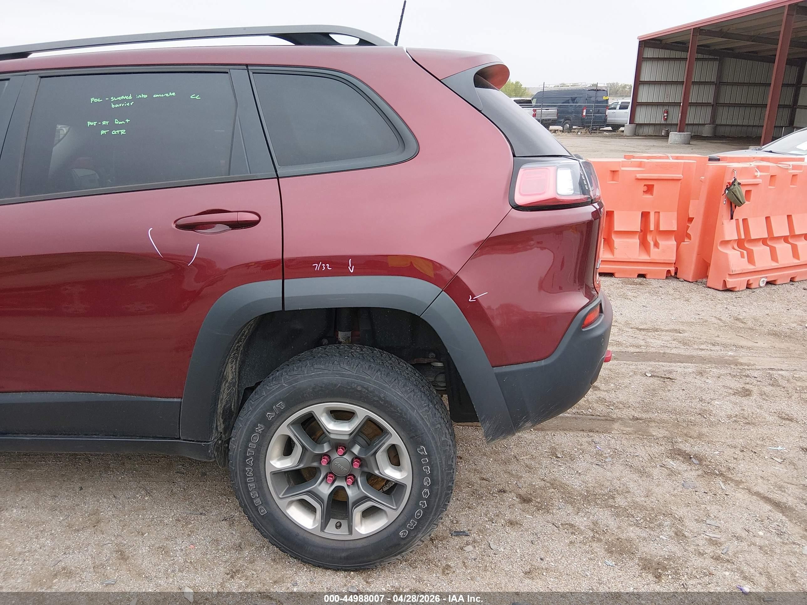 2019 Jeep Cherokee Trailhawk 4x4 Maroon vin: 1C4PJMBXXKD433124