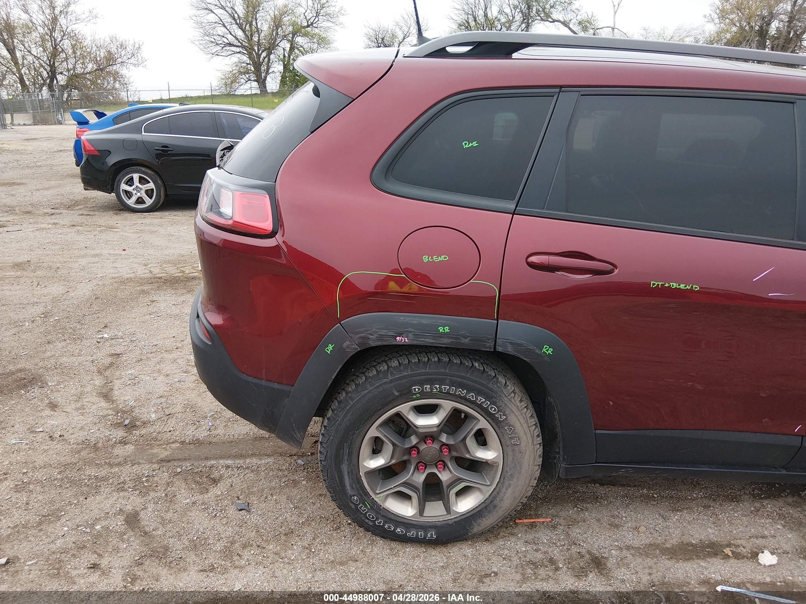 2019 Jeep Cherokee Trailhawk 4x4 Maroon vin: 1C4PJMBXXKD433124