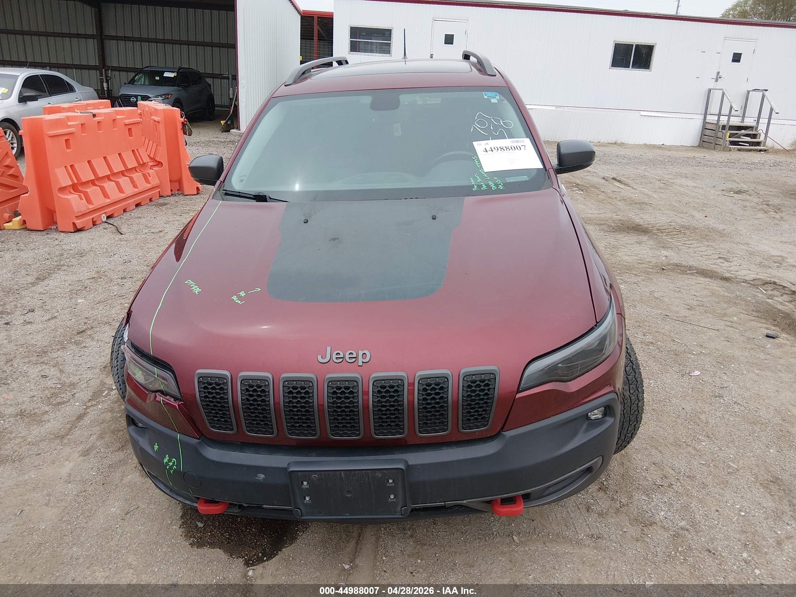2019 Jeep Cherokee Trailhawk 4x4 Maroon vin: 1C4PJMBXXKD433124