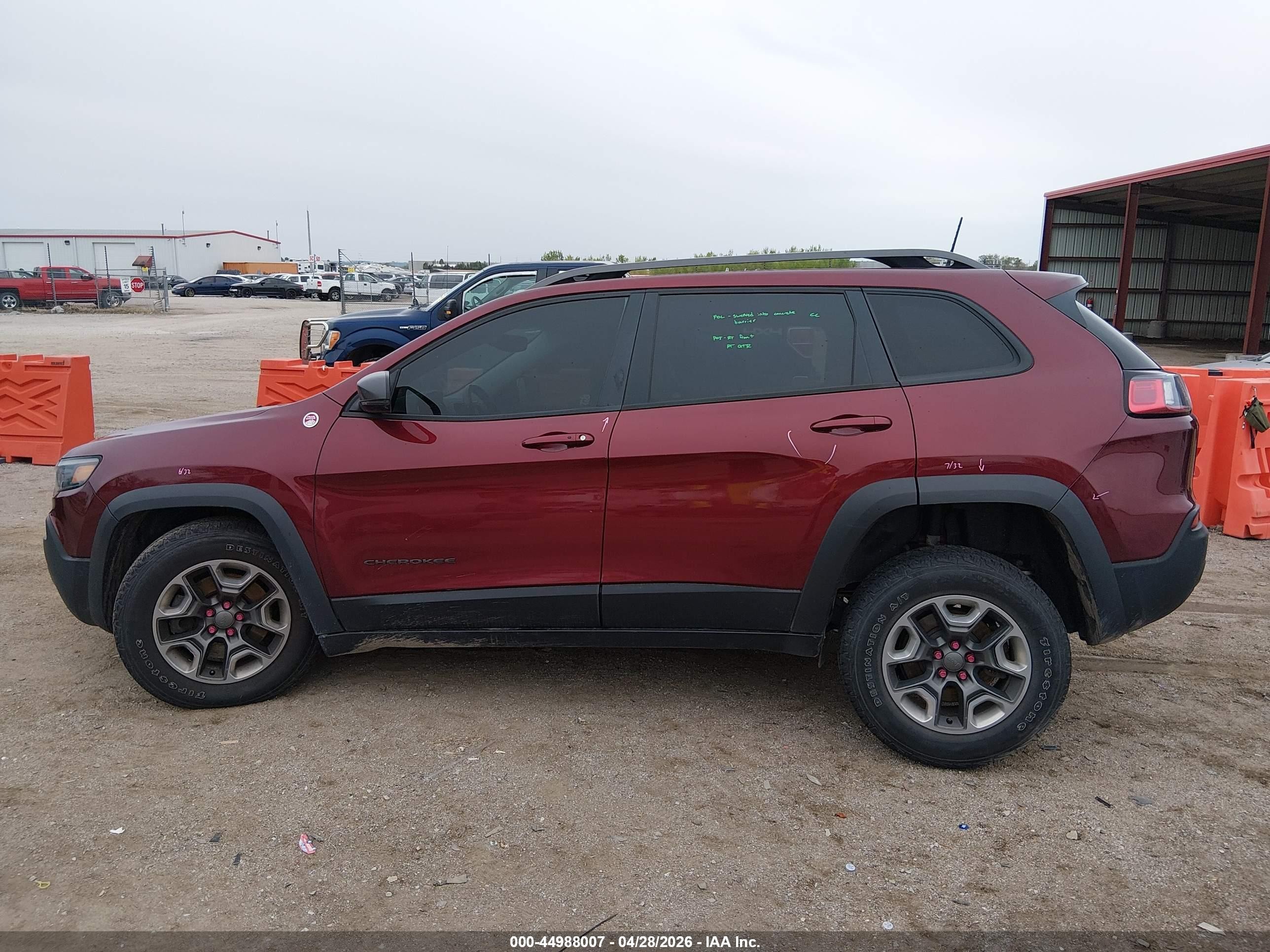 2019 Jeep Cherokee Trailhawk 4x4 Maroon vin: 1C4PJMBXXKD433124