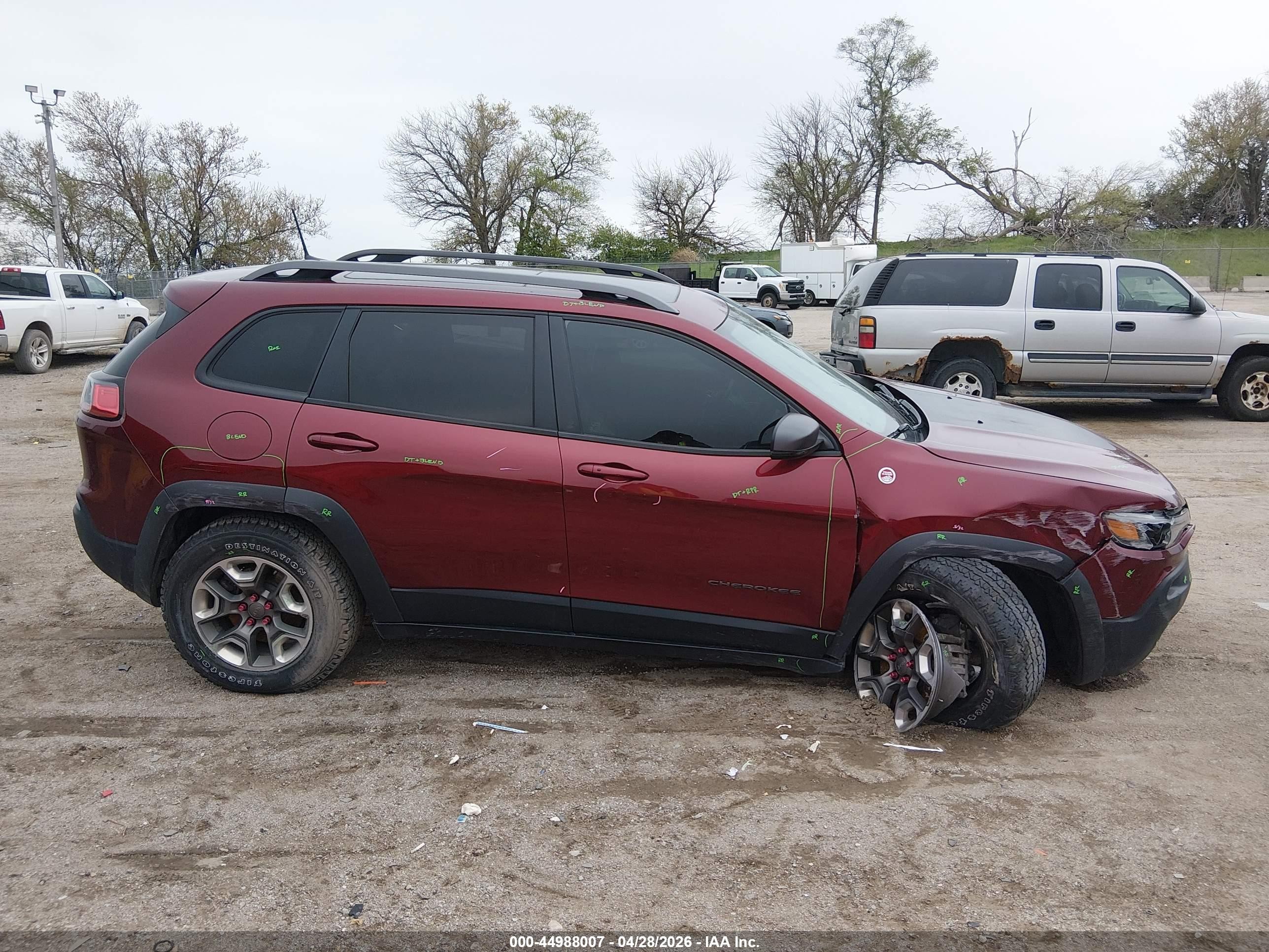 2019 Jeep Cherokee Trailhawk 4x4 Maroon vin: 1C4PJMBXXKD433124