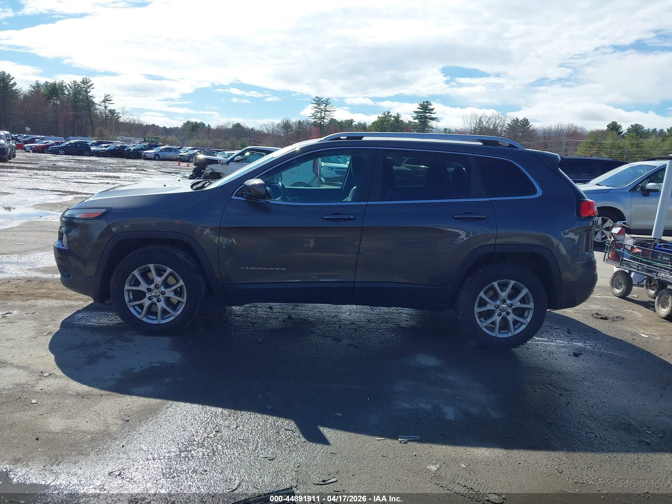 2014 Jeep Cherokee Latitude Gray vin: 1C4PJMCB0EW137895