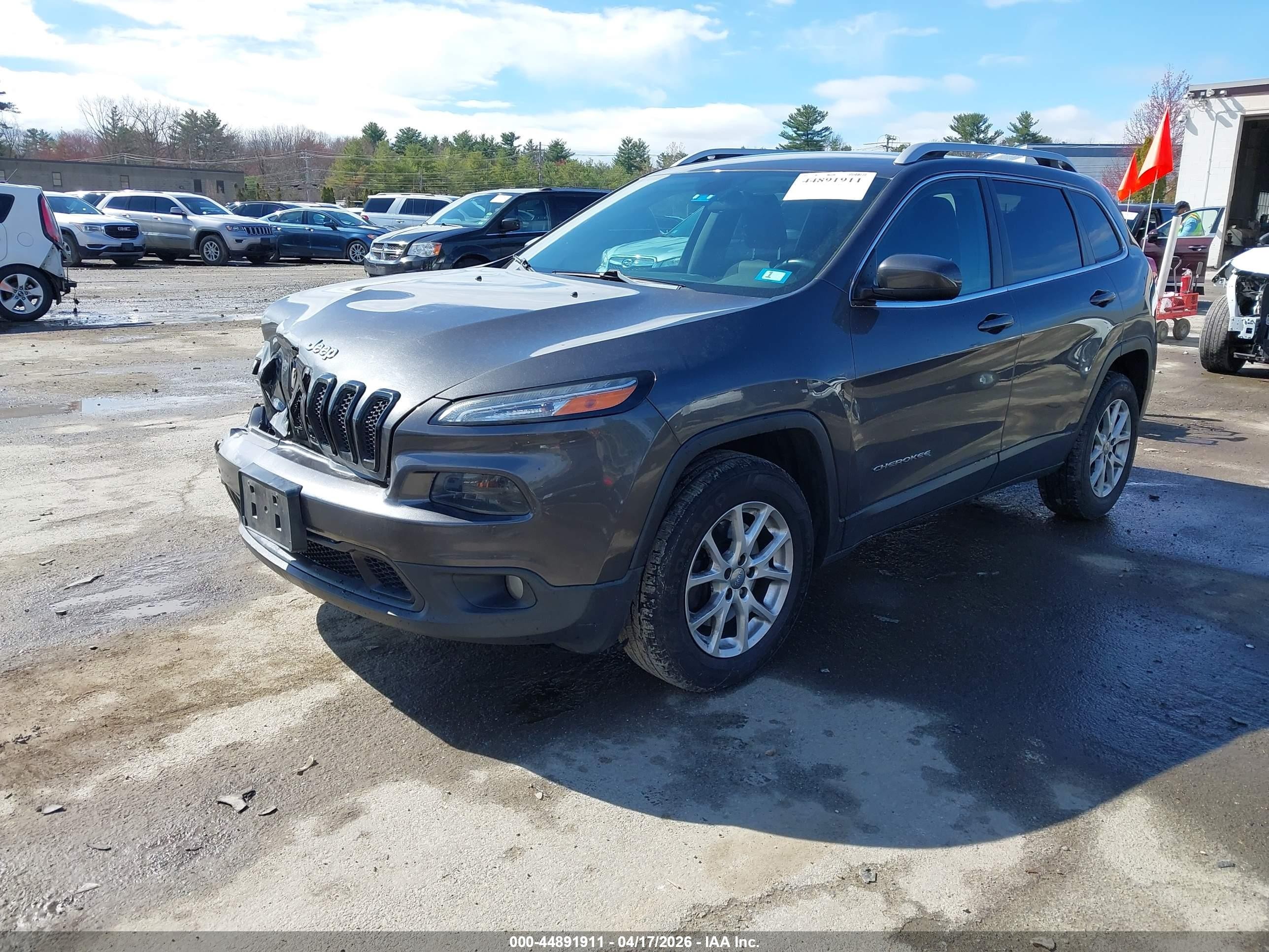 2014 Jeep Cherokee Latitude Gray vin: 1C4PJMCB0EW137895