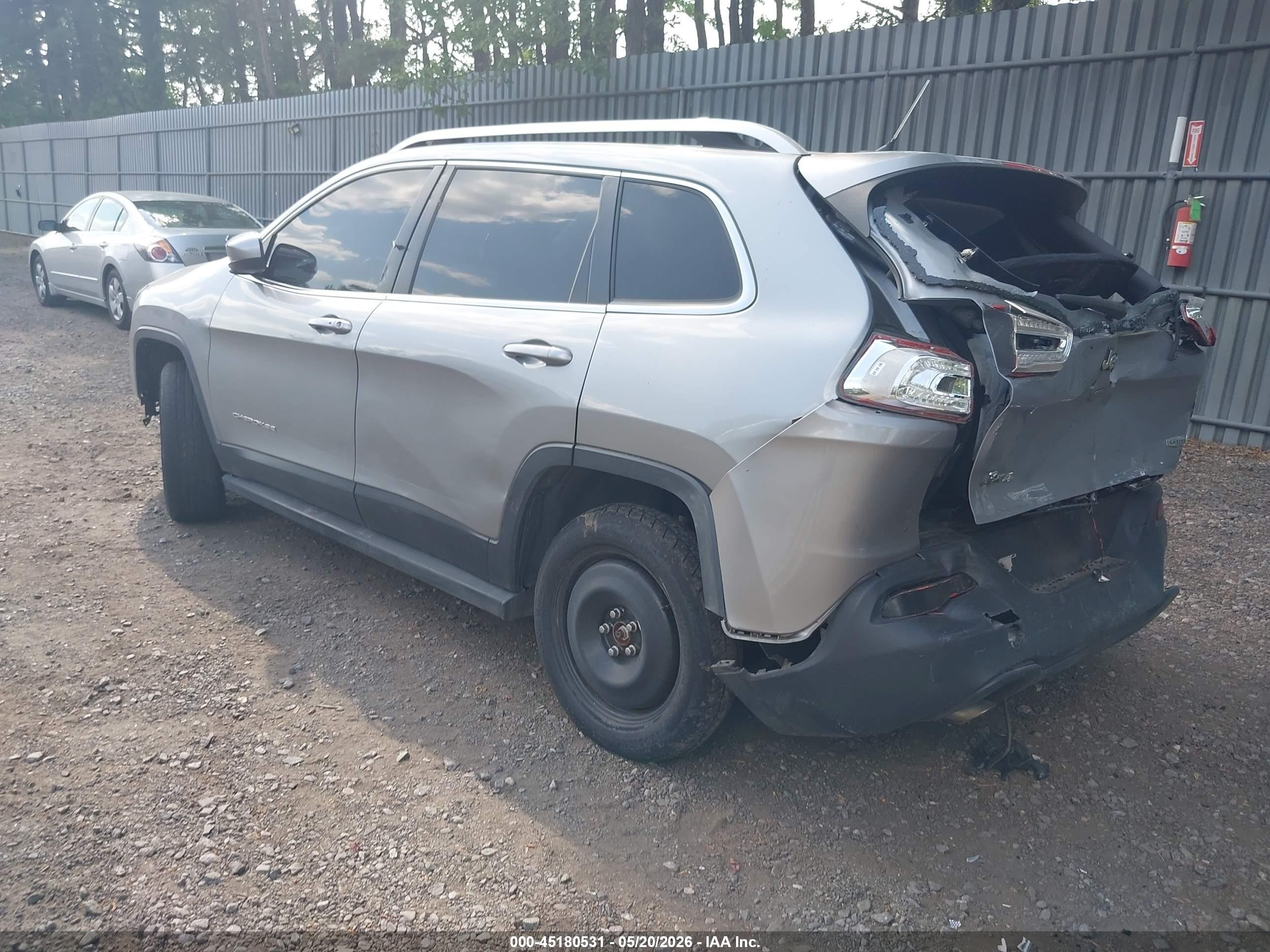 2014 Jeep Cherokee Latitude Silver vin: 1C4PJMCB0EW159718