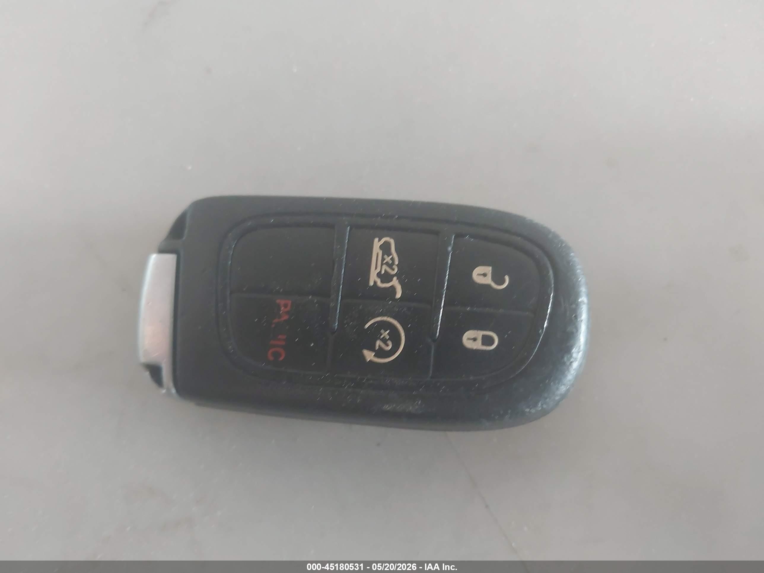 2014 Jeep Cherokee Latitude Silver vin: 1C4PJMCB0EW159718