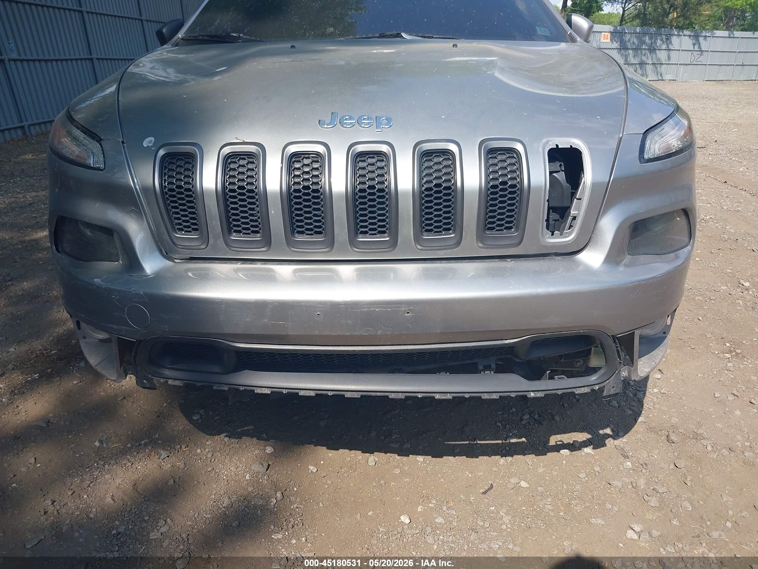 2014 Jeep Cherokee Latitude Silver vin: 1C4PJMCB0EW159718