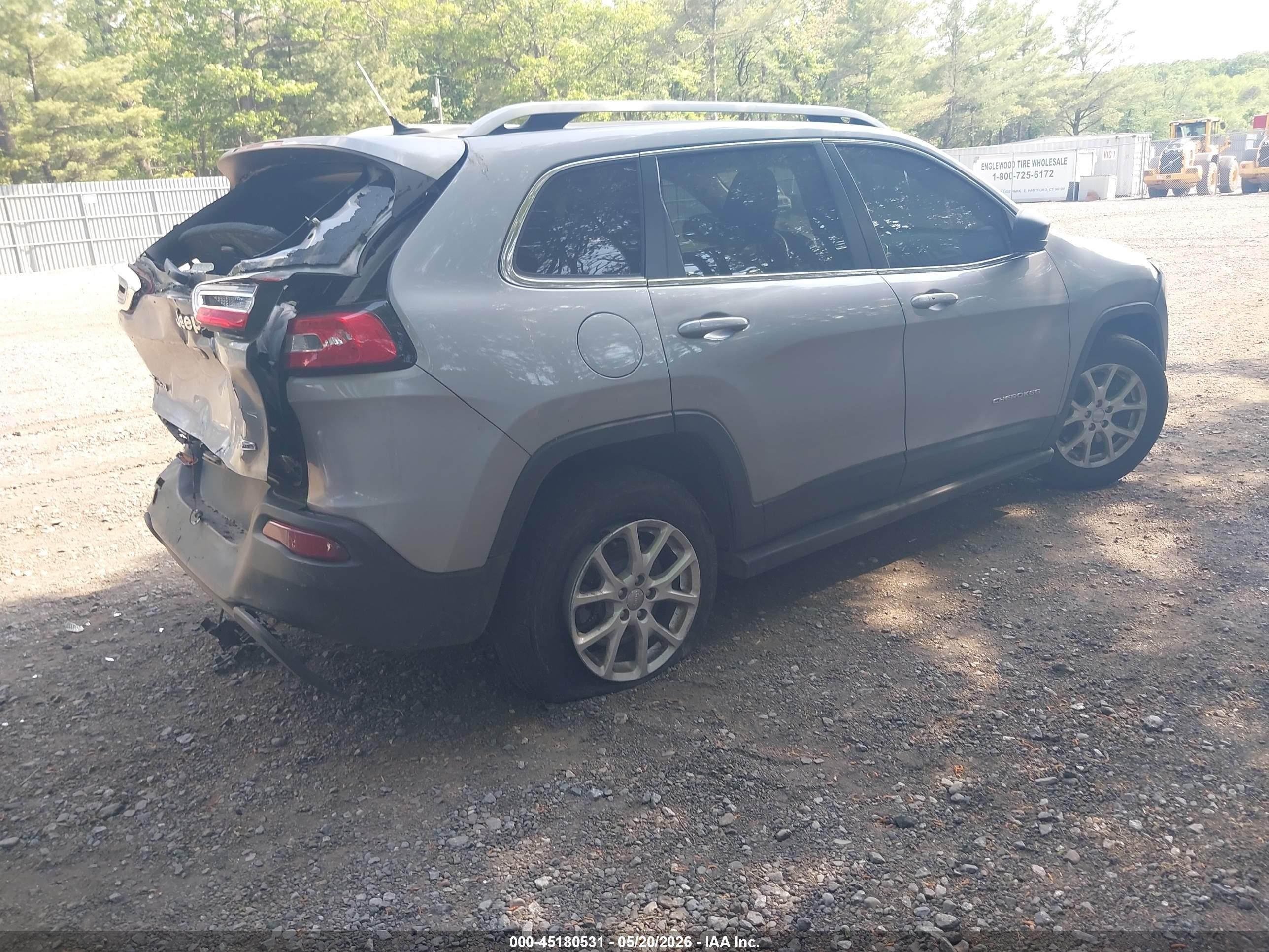 2014 Jeep Cherokee Latitude Silver vin: 1C4PJMCB0EW159718