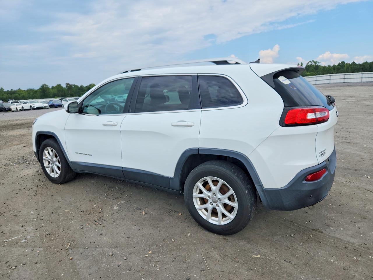 2014 Jeep Cherokee Latitude White vin: 1C4PJMCB0EW201479