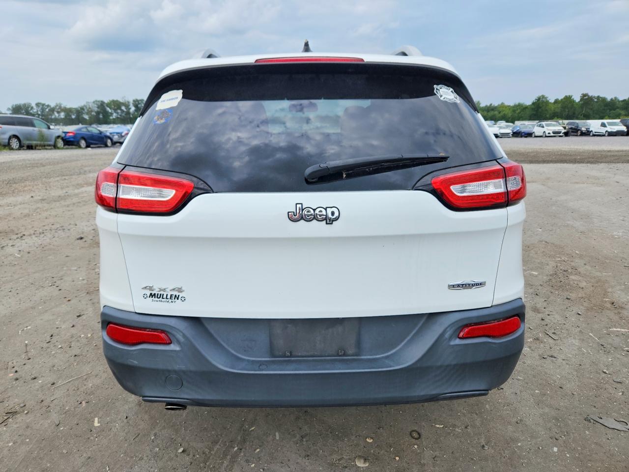 2014 Jeep Cherokee Latitude White vin: 1C4PJMCB0EW201479