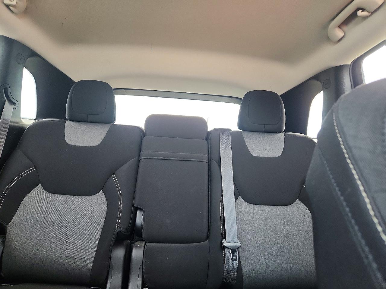 2014 Jeep Cherokee Latitude White vin: 1C4PJMCB0EW201479