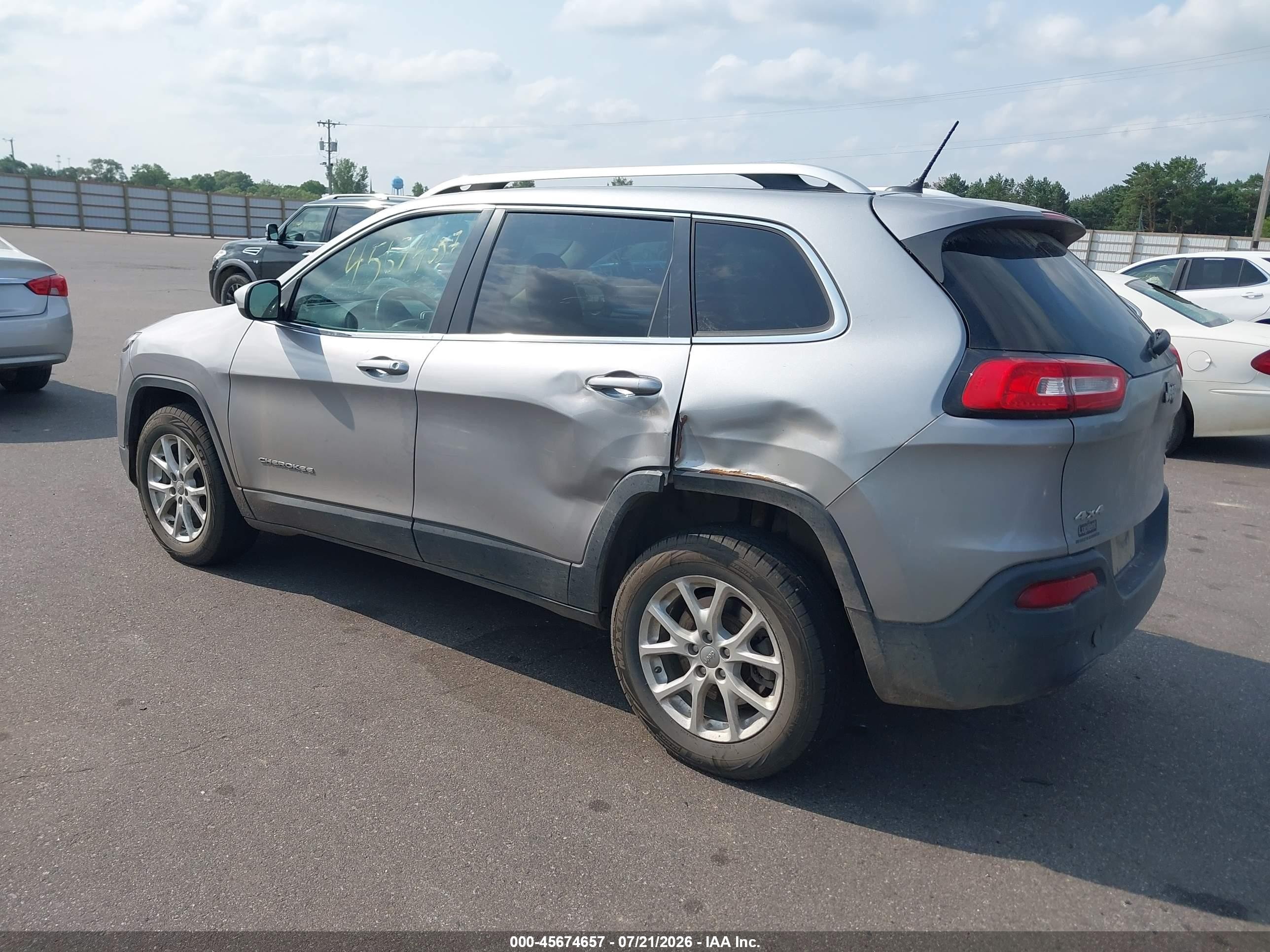 2014 Jeep Cherokee Latitude Silver vin: 1C4PJMCB0EW224485