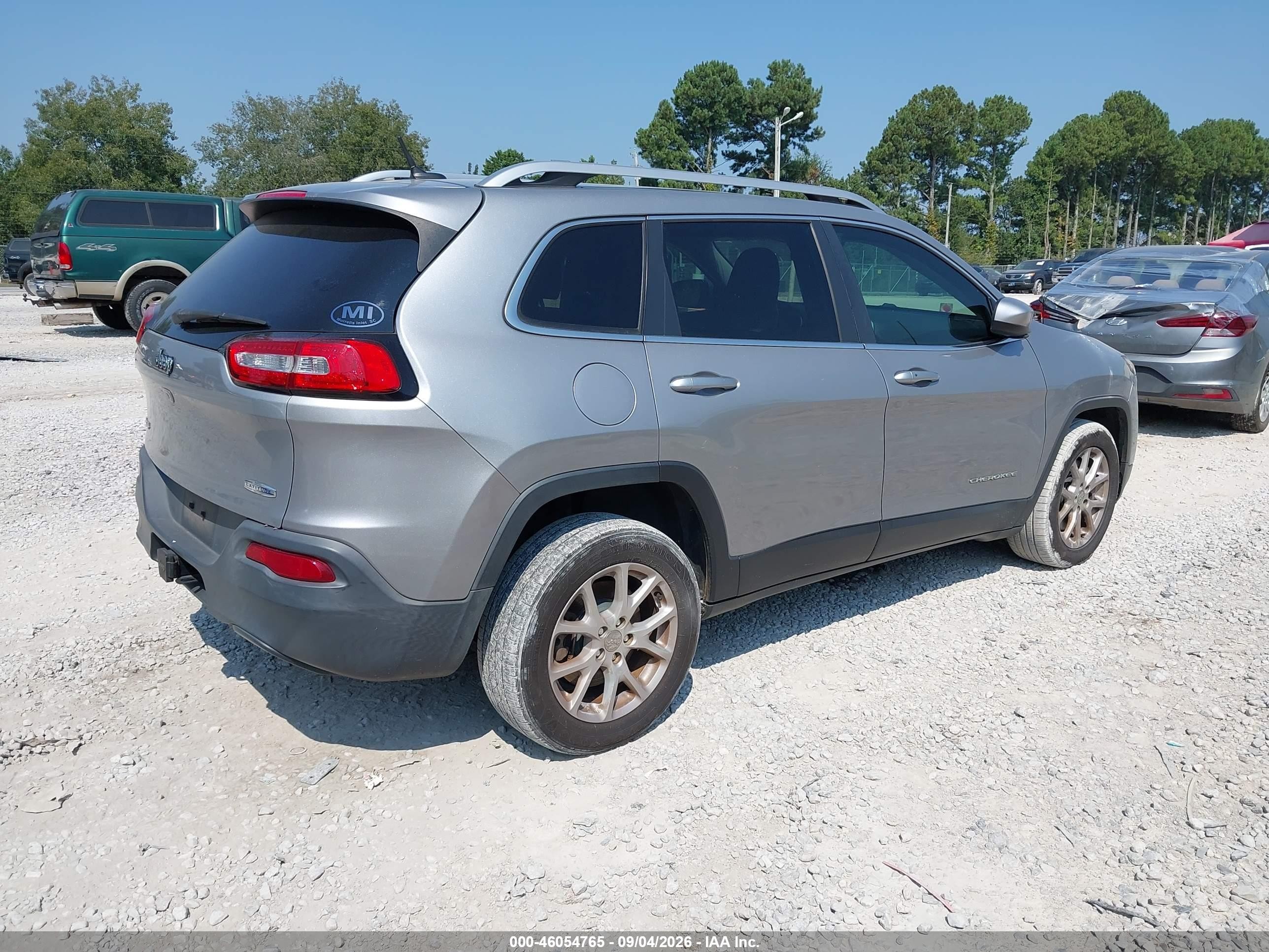 2014 Jeep Cherokee Latitude Gray vin: 1C4PJMCB0EW229850