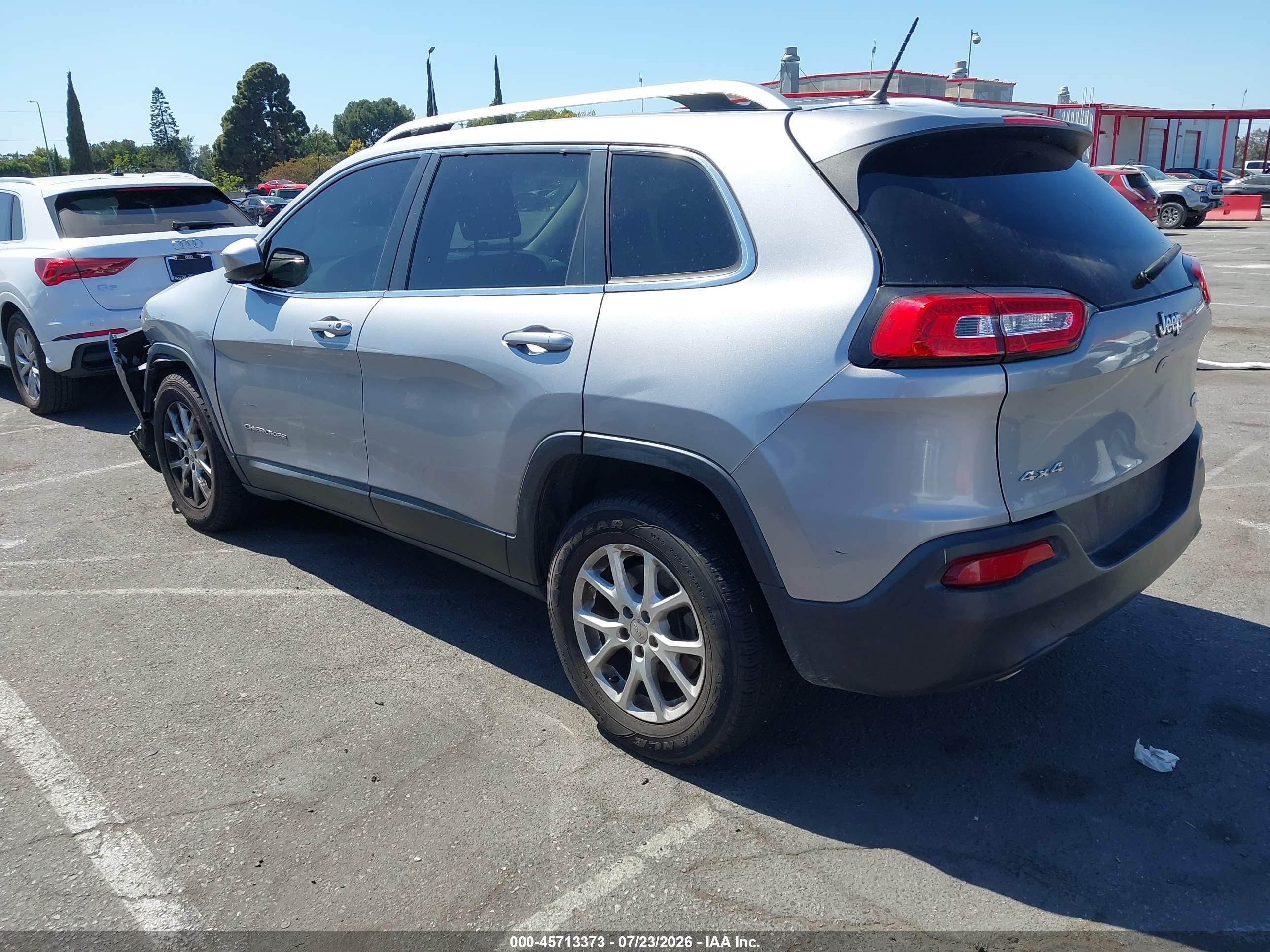2014 Jeep Cherokee Latitude Silver vin: 1C4PJMCB0EW303316