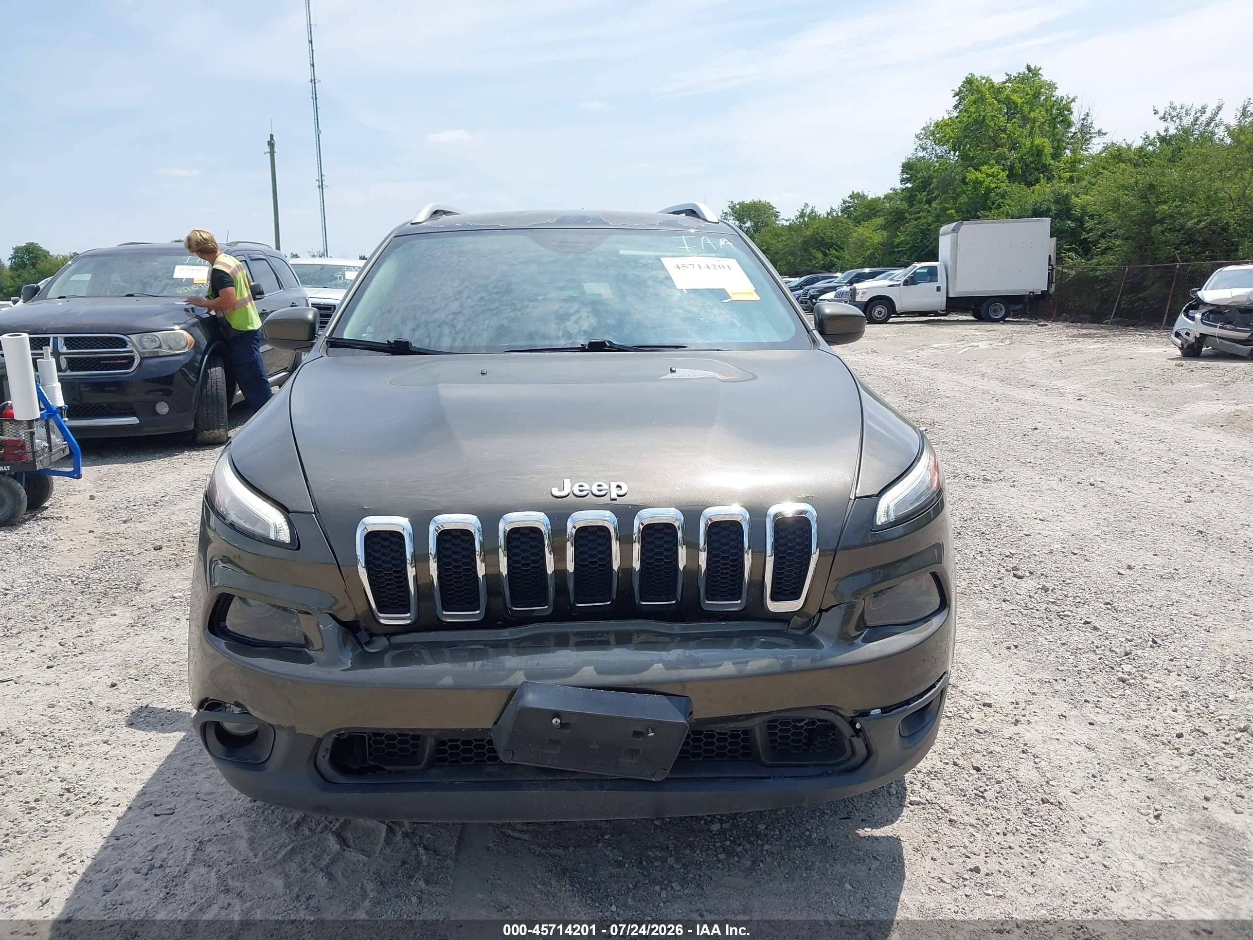 2015 Jeep Cherokee Latitude Green vin: 1C4PJMCB0FW612947