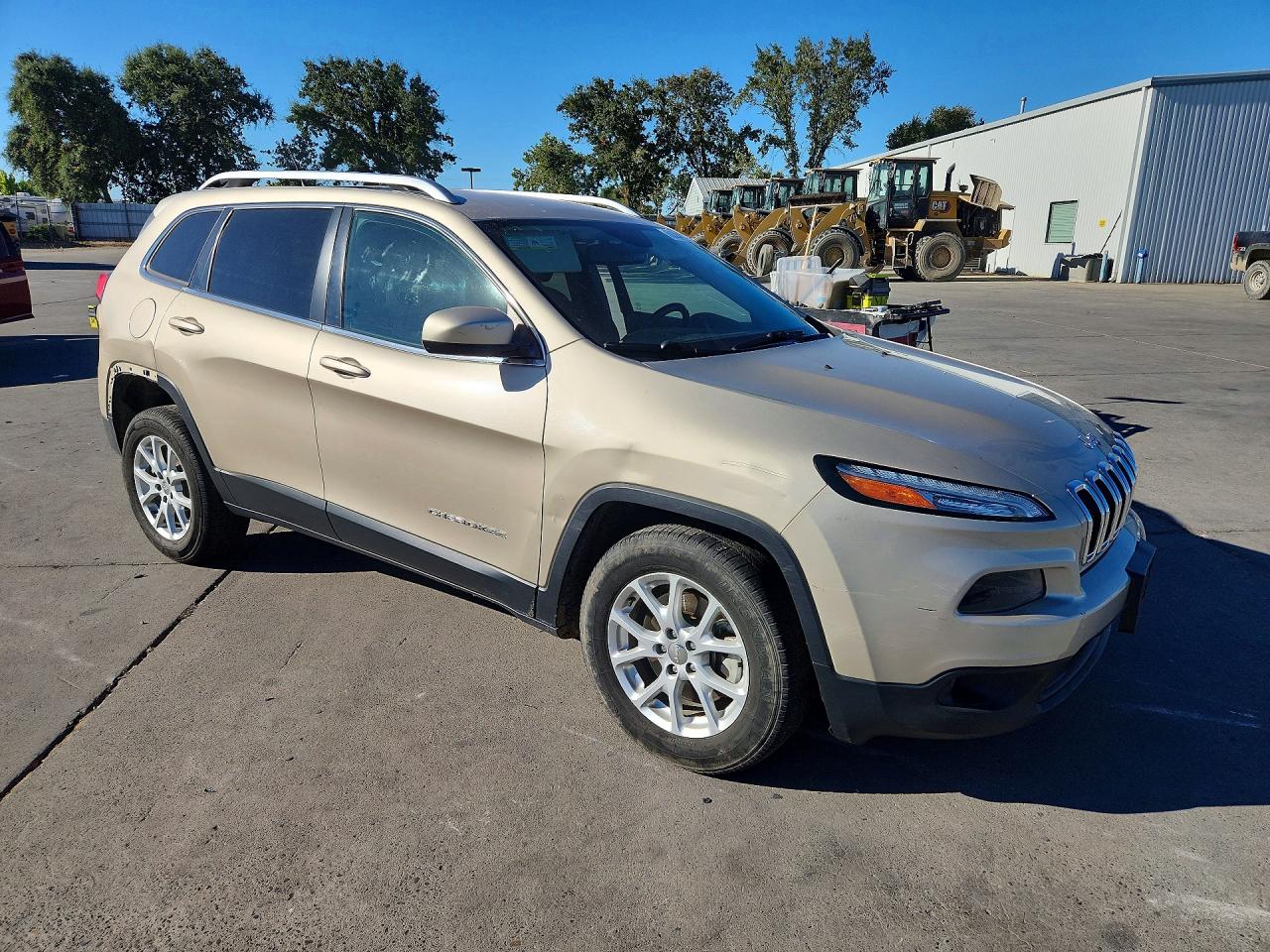 2015 Jeep Cherokee Latitude Silver vin: 1C4PJMCB0FW696994