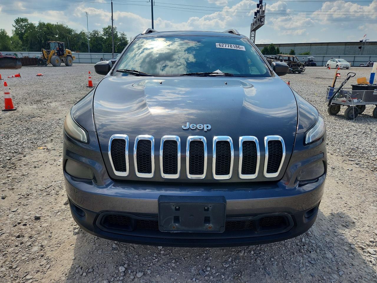 2015 Jeep Cherokee Latitude Gray vin: 1C4PJMCB0FW772326