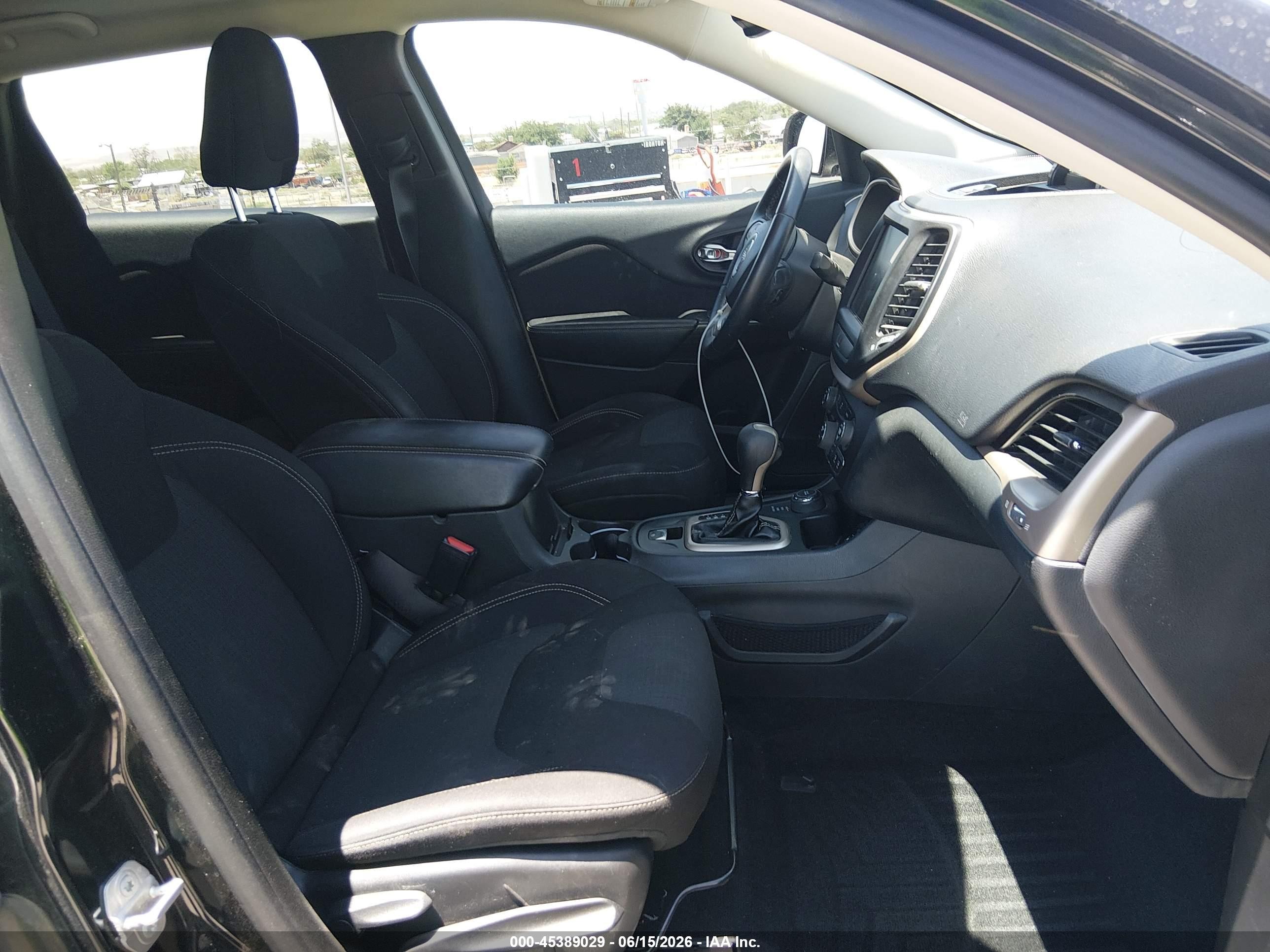 2015 Jeep Cherokee Latitude Beige vin: 1C4PJMCB0FW788526